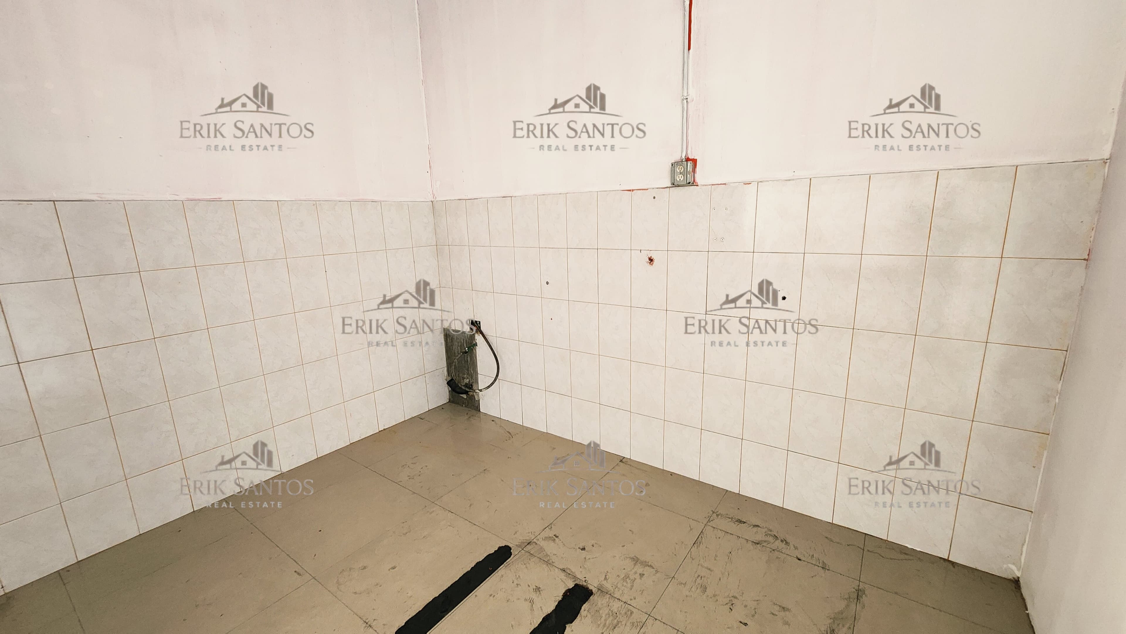 Local comercial "EN RENTA" de 48M2 en col. Nehihart/Zona Dorada