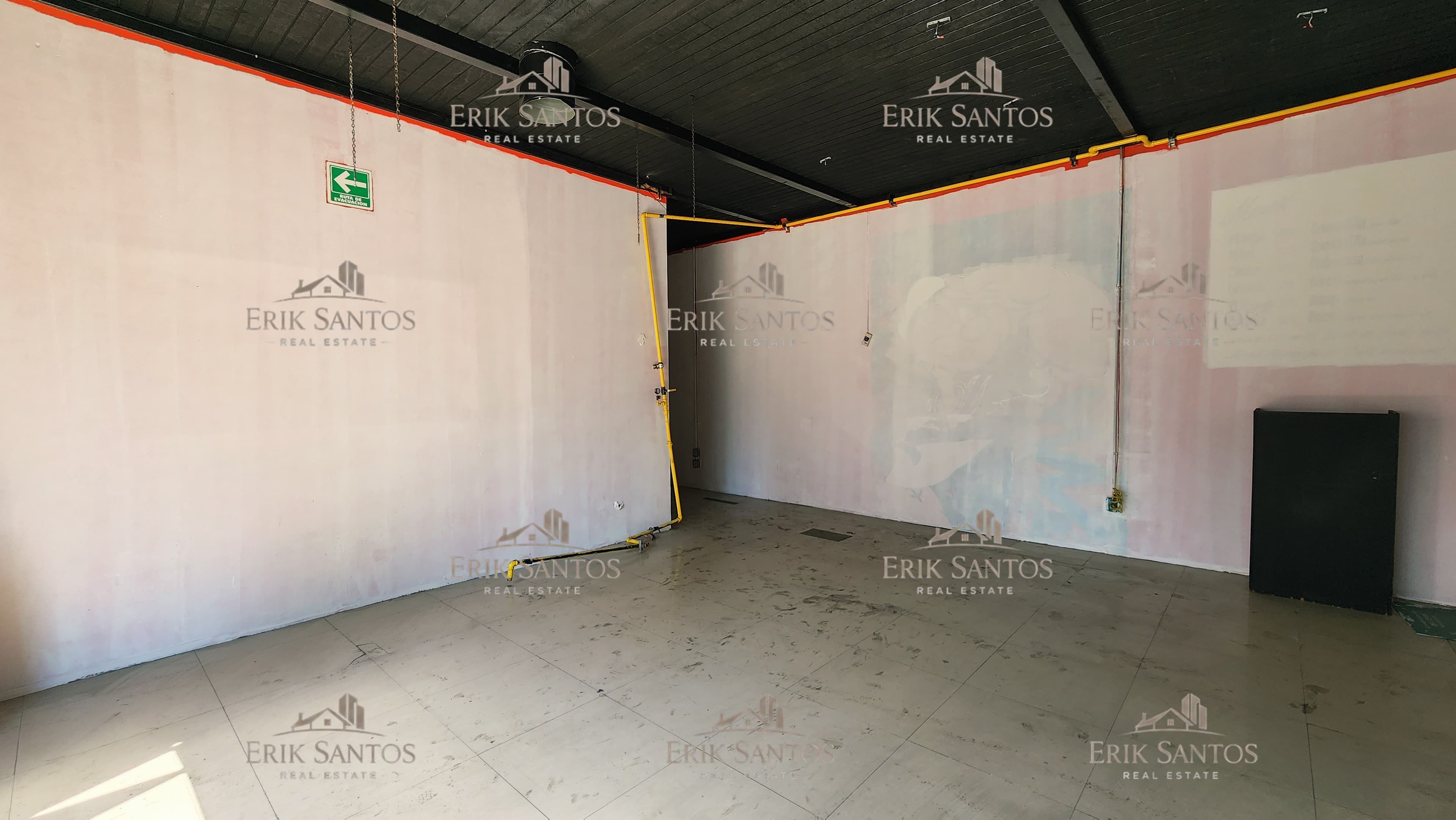 Local comercial "EN RENTA" de 48M2 en col. Nehihart/Zona Dorada
