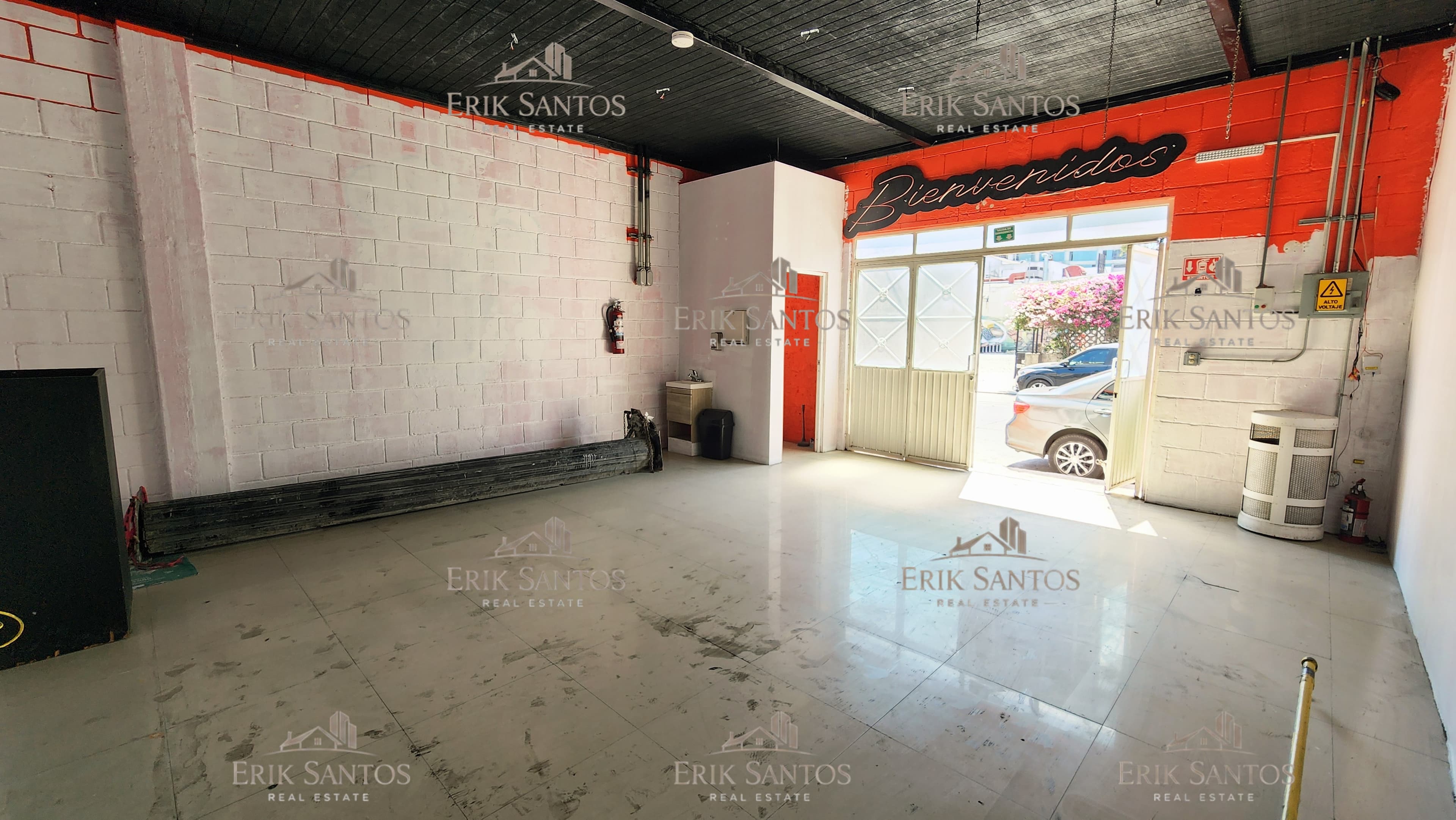 Local comercial "EN RENTA" de 48M2 en col. Nehihart/Zona Dorada