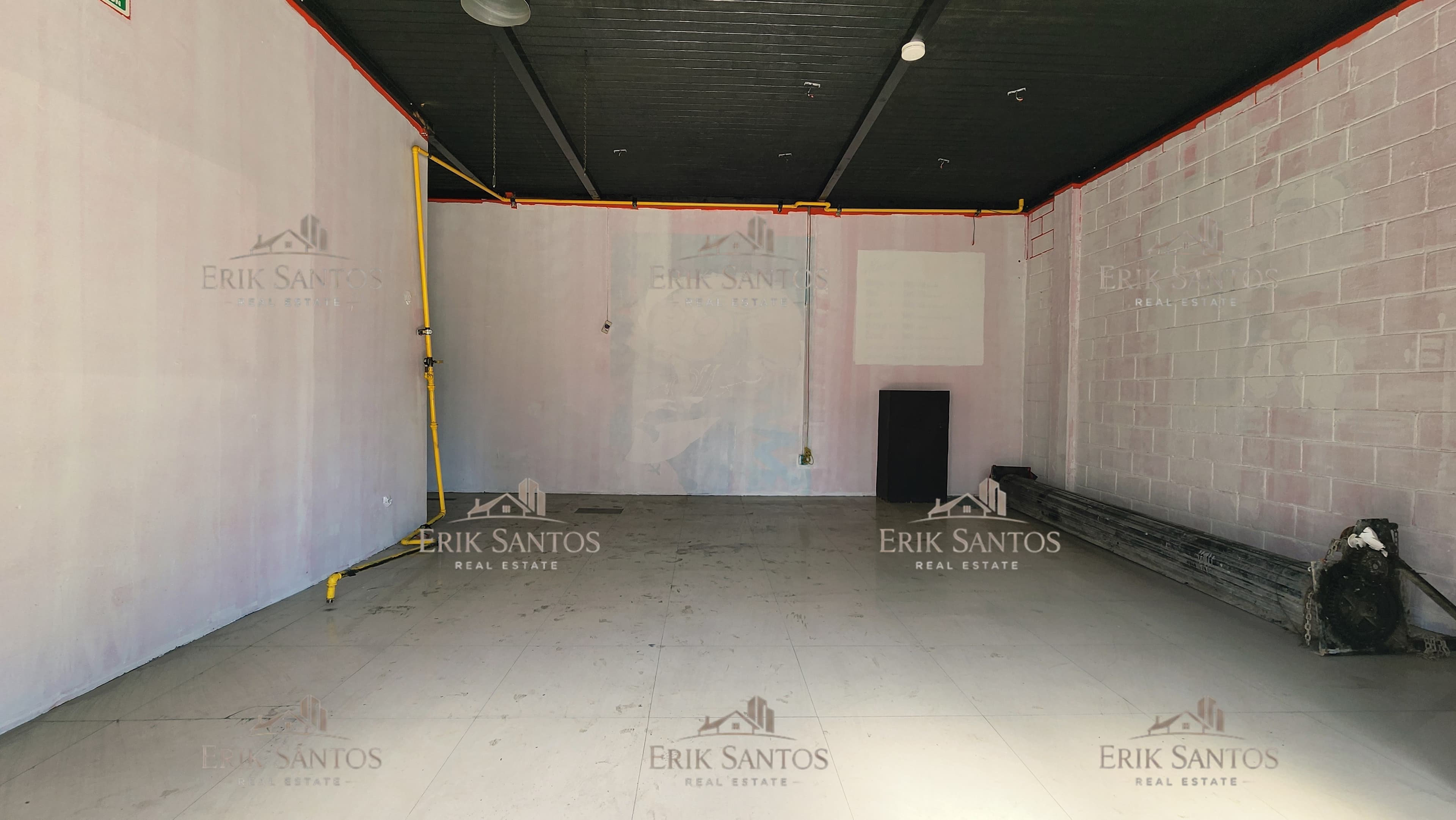 Local comercial "EN RENTA" de 48M2 en col. Nehihart/Zona Dorada
