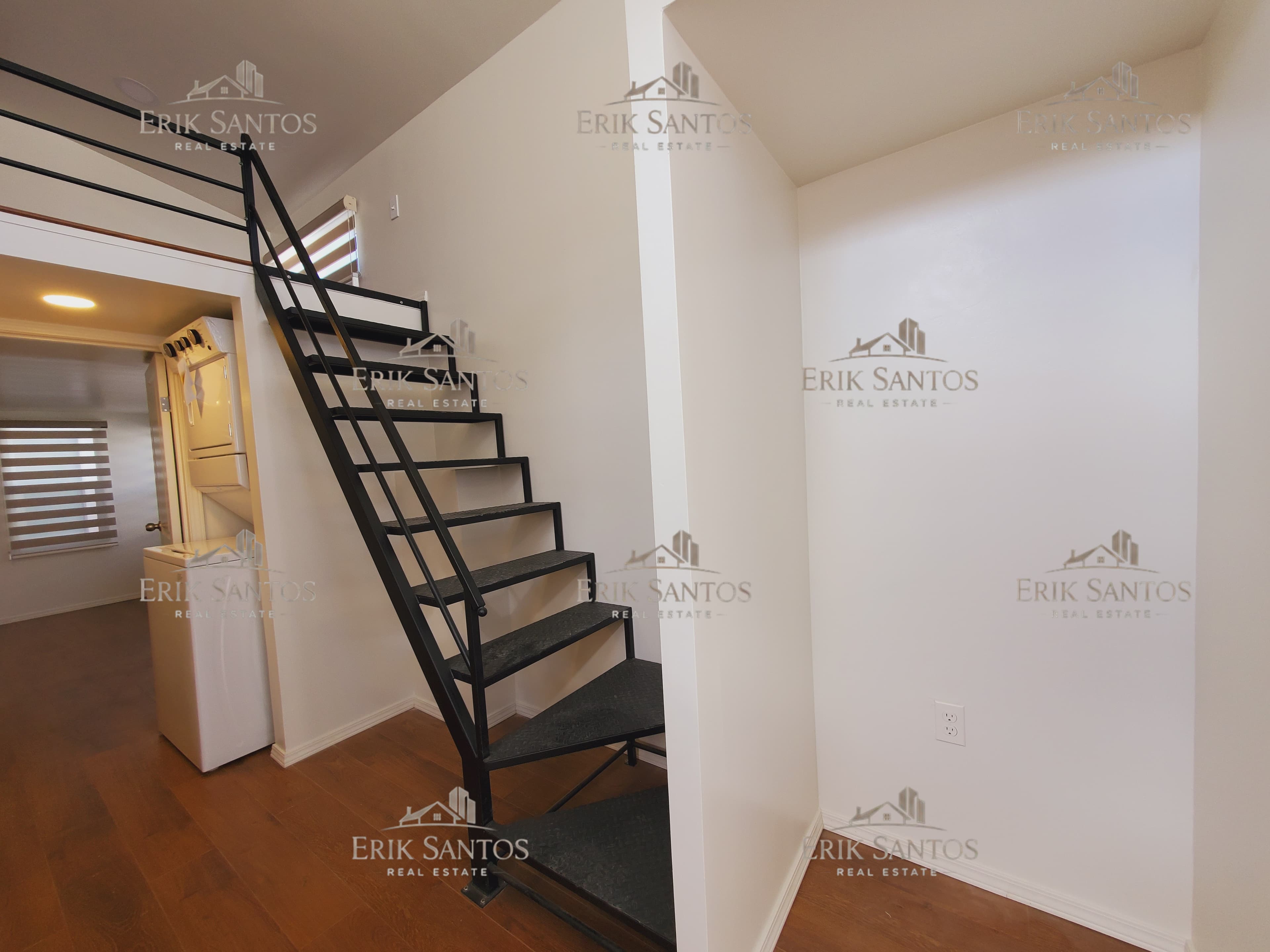 Casa "EN RENTA SEMI ACONDICIONADA" en el fracc. El Mirador