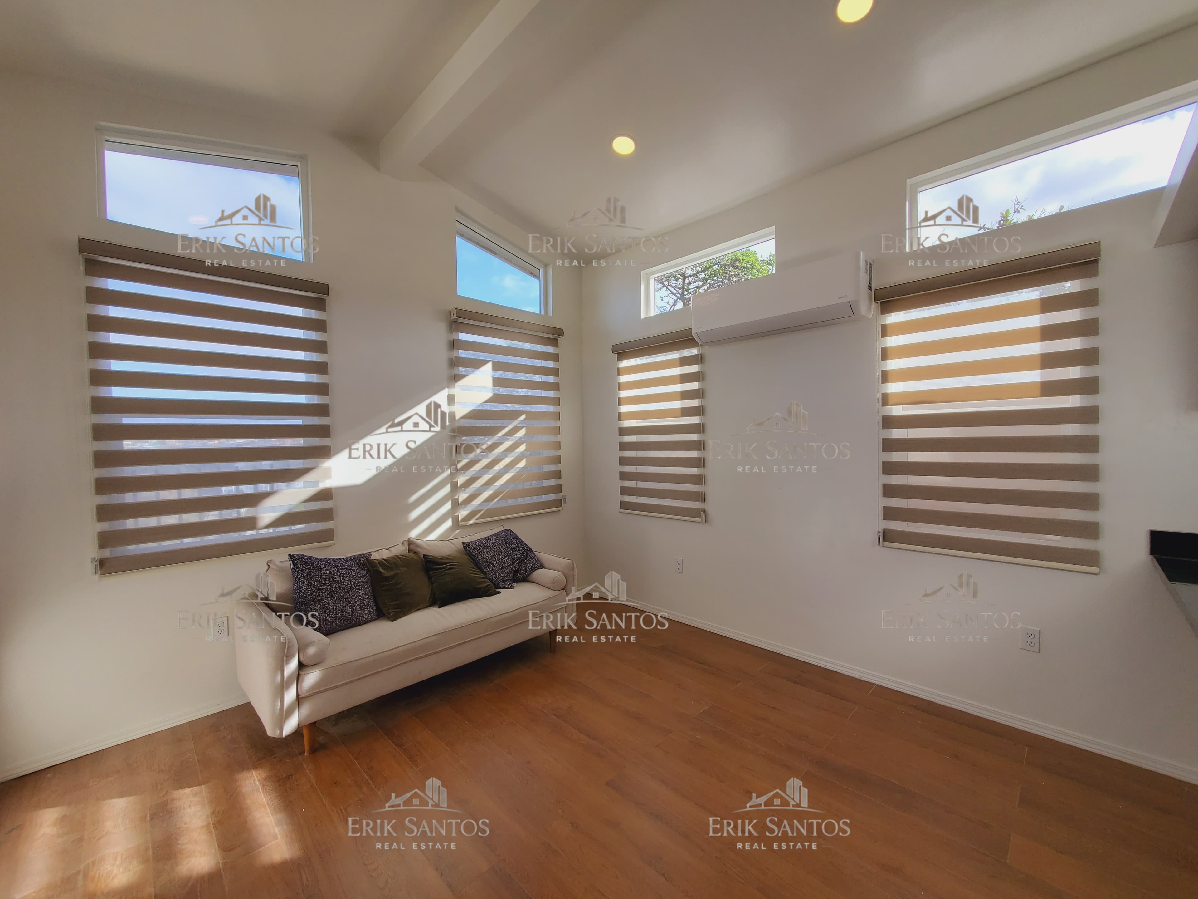 Casa "EN RENTA SEMI ACONDICIONADA" en el fracc. El Mirador