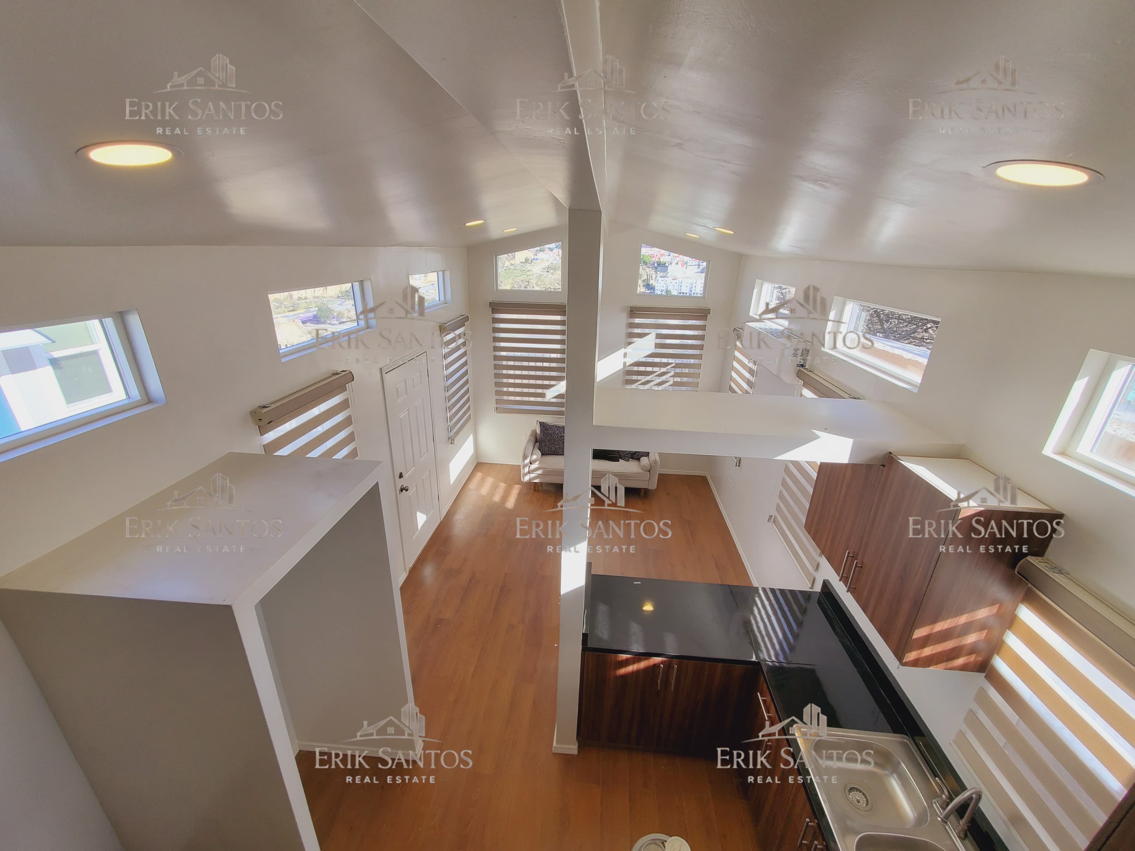Casa "EN RENTA SEMI ACONDICIONADA" en el fracc. El Mirador