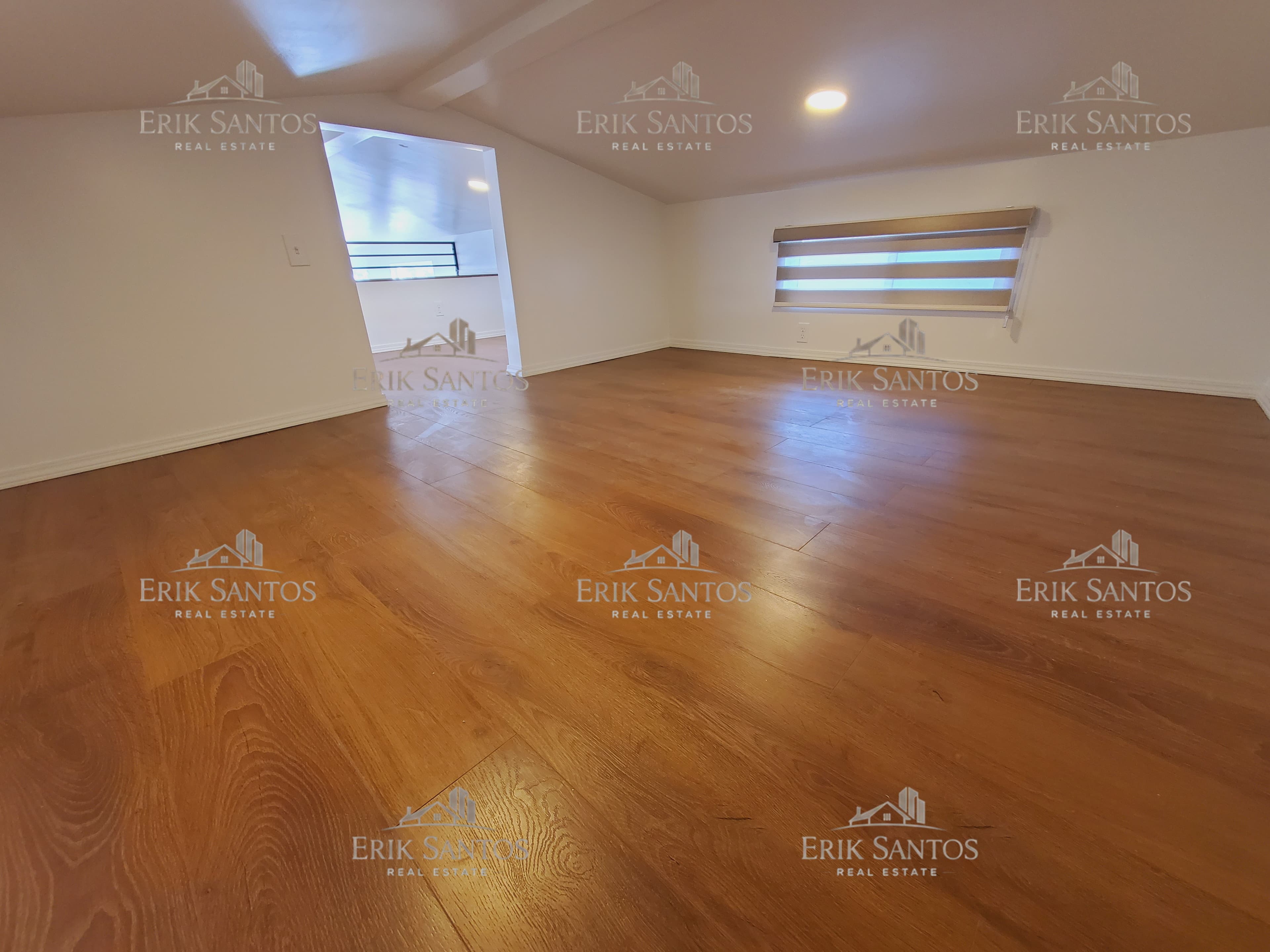 Casa "EN RENTA SEMI ACONDICIONADA" en el fracc. El Mirador