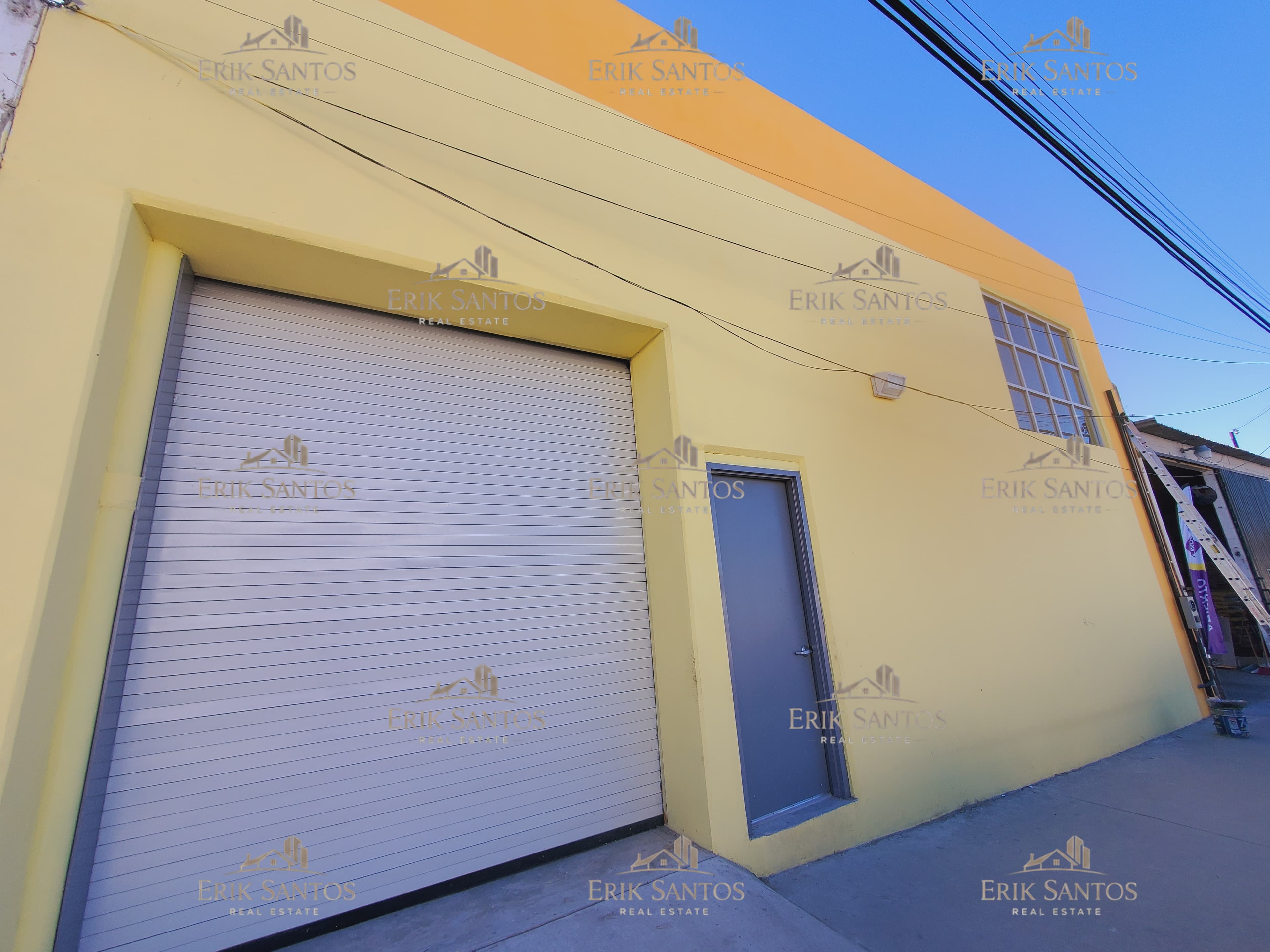 Bodega comercial "NUEVA EN RENTA" en Col. Libertad 290M2