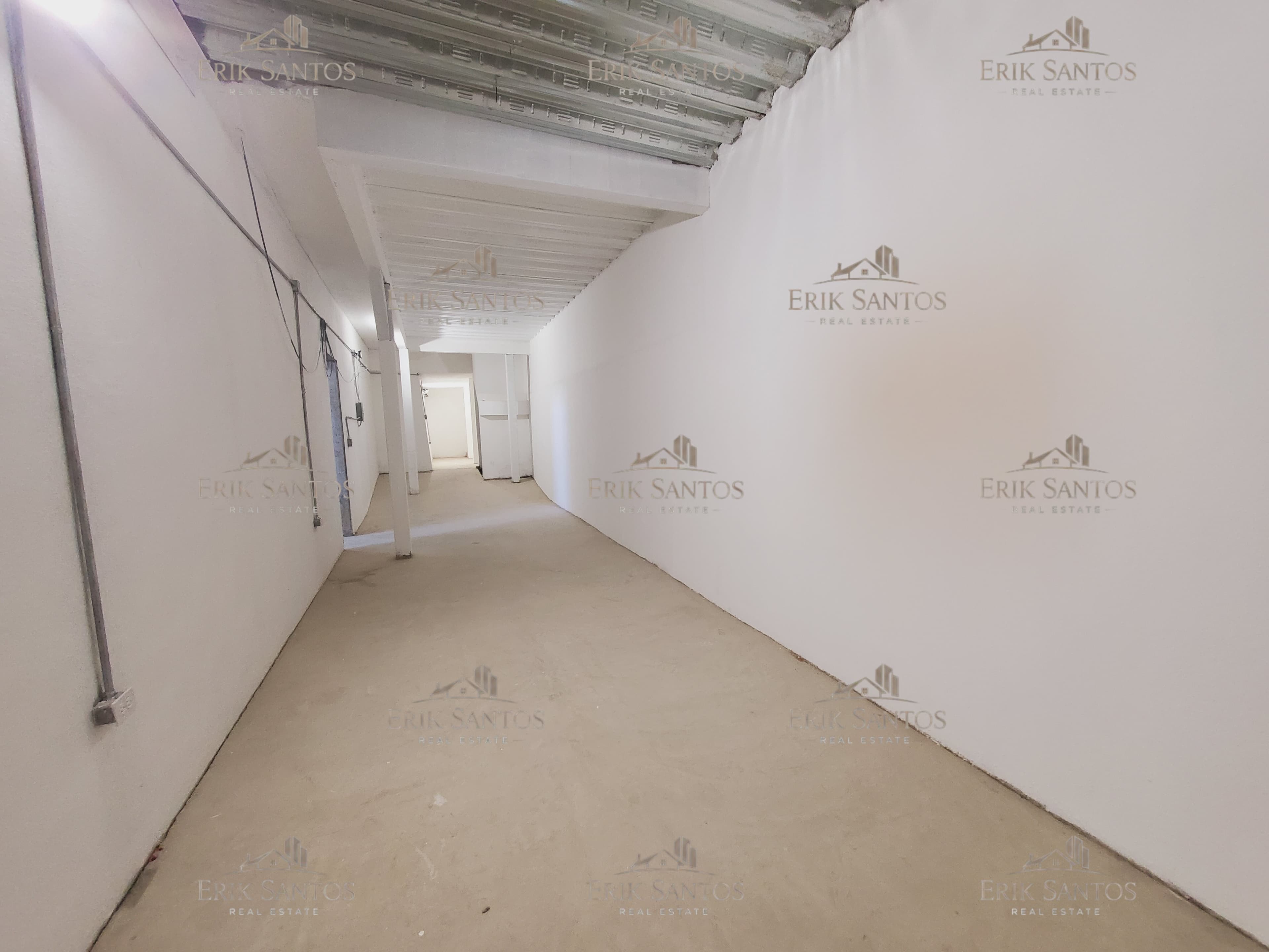 Bodega comercial "NUEVA EN RENTA" en Col. Libertad 290M2
