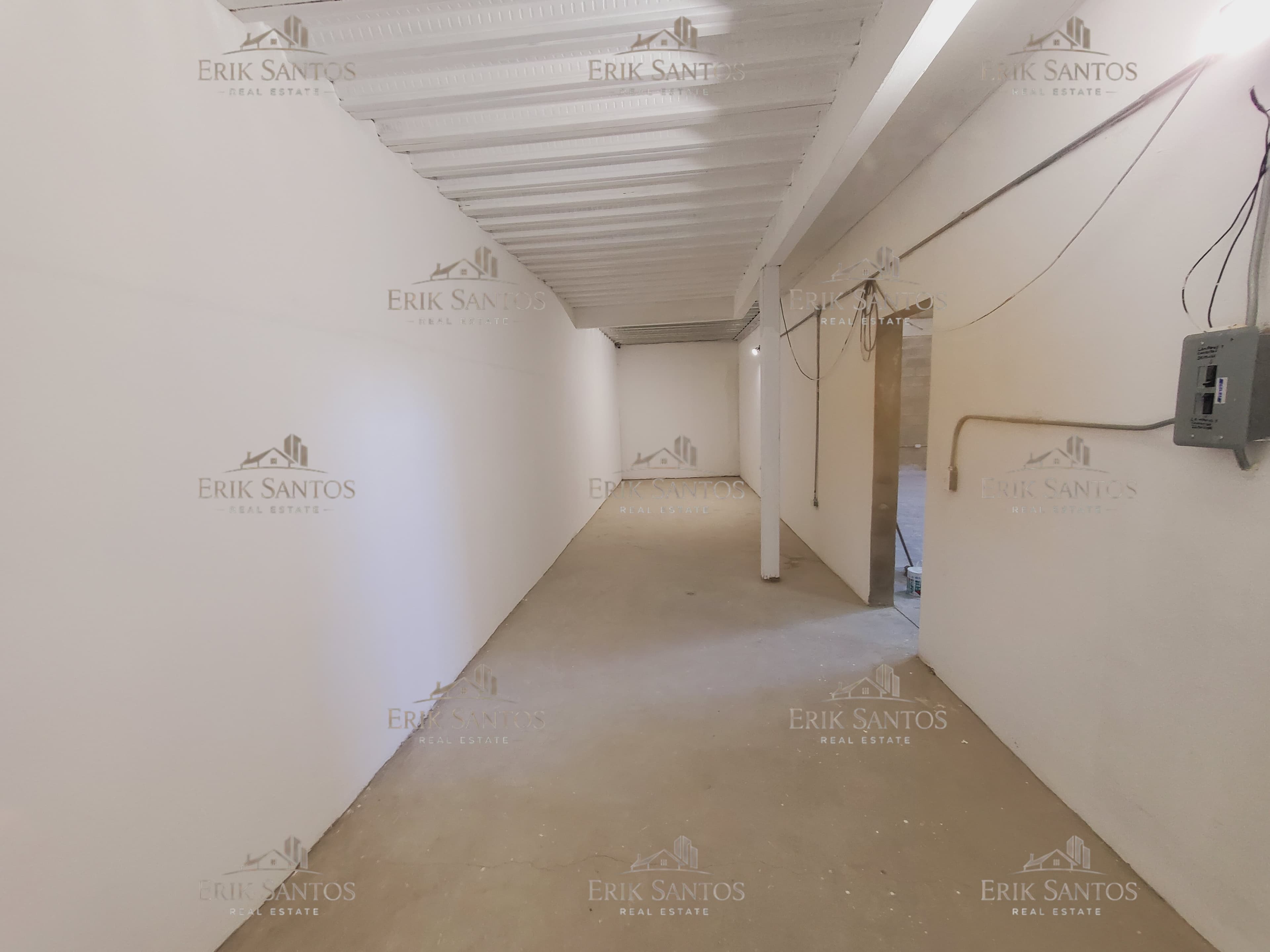 Bodega comercial "NUEVA EN RENTA" en Col. Libertad 290M2