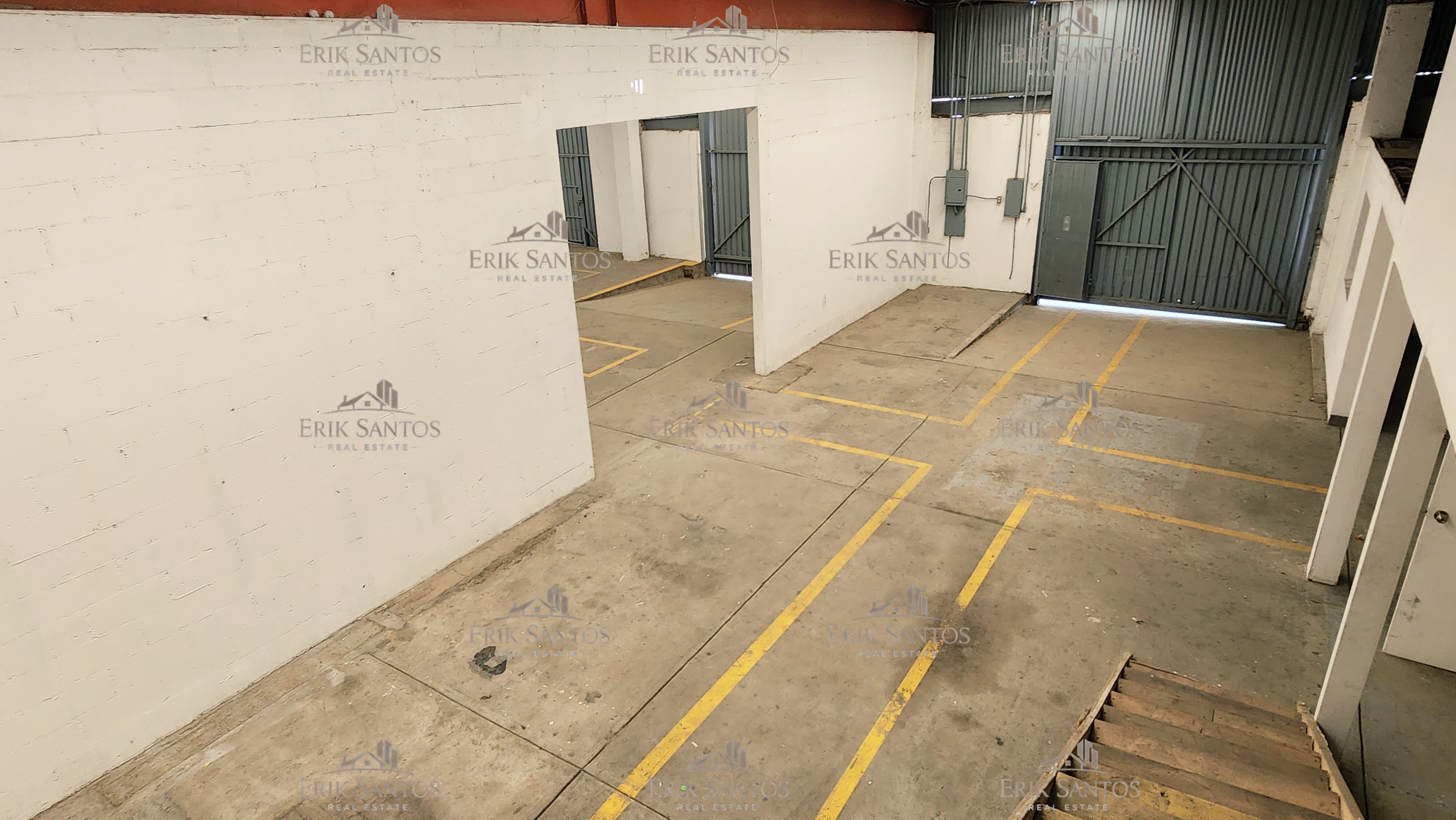 Bodega comercial "EN RENTA" en Col. Libertad 330M2