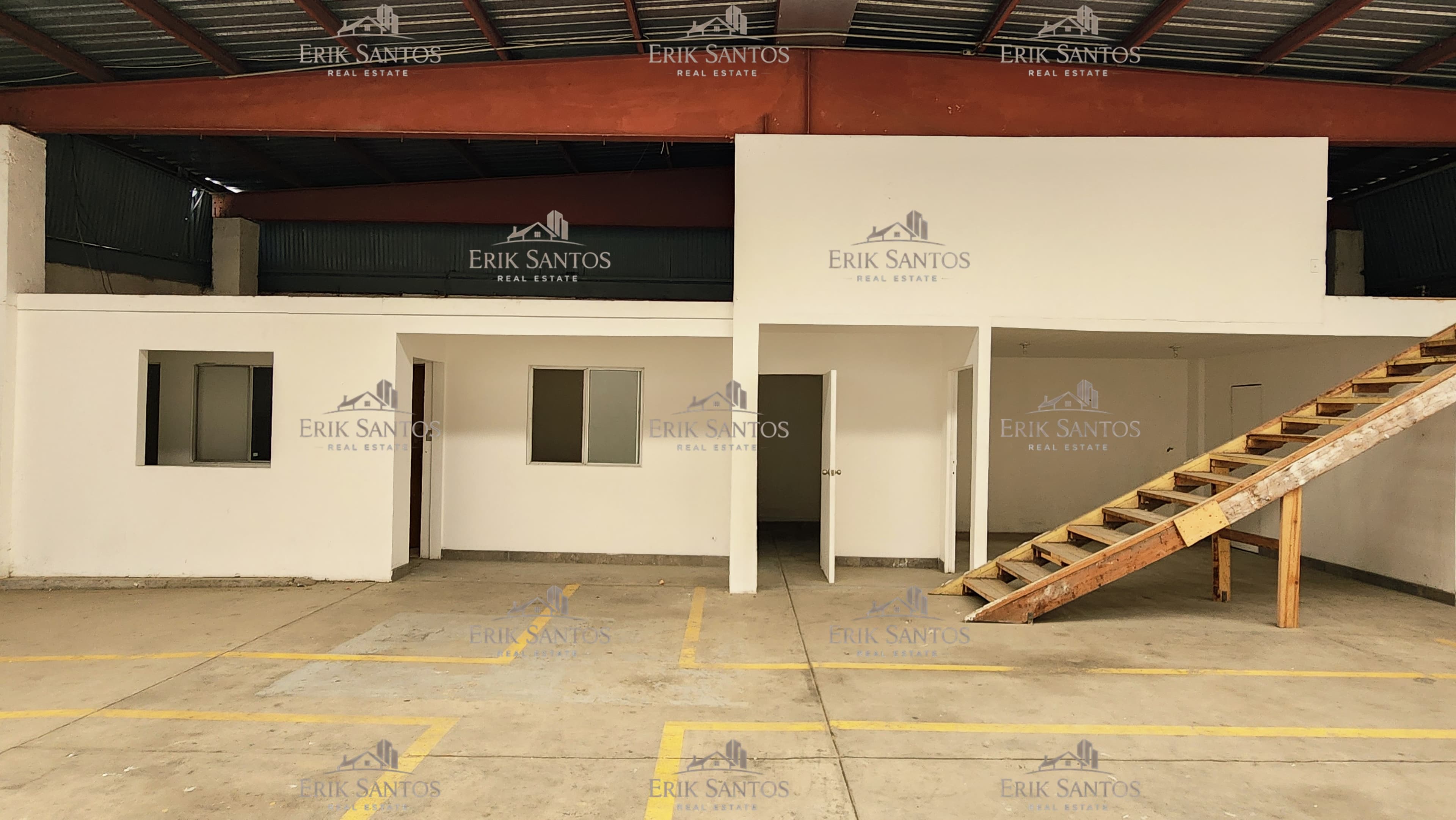 Bodega comercial "EN RENTA" en Col. Libertad 330M2