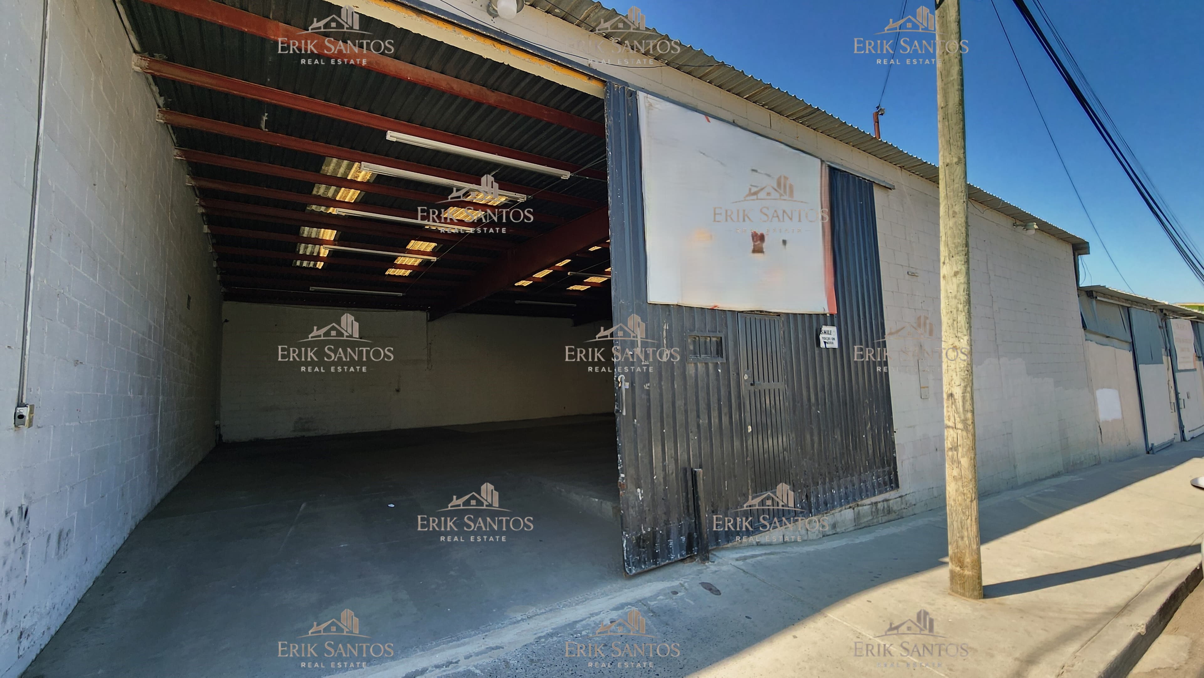Bodega comercial "EN RENTA" en Col. Libertad Parte Alta 270M2