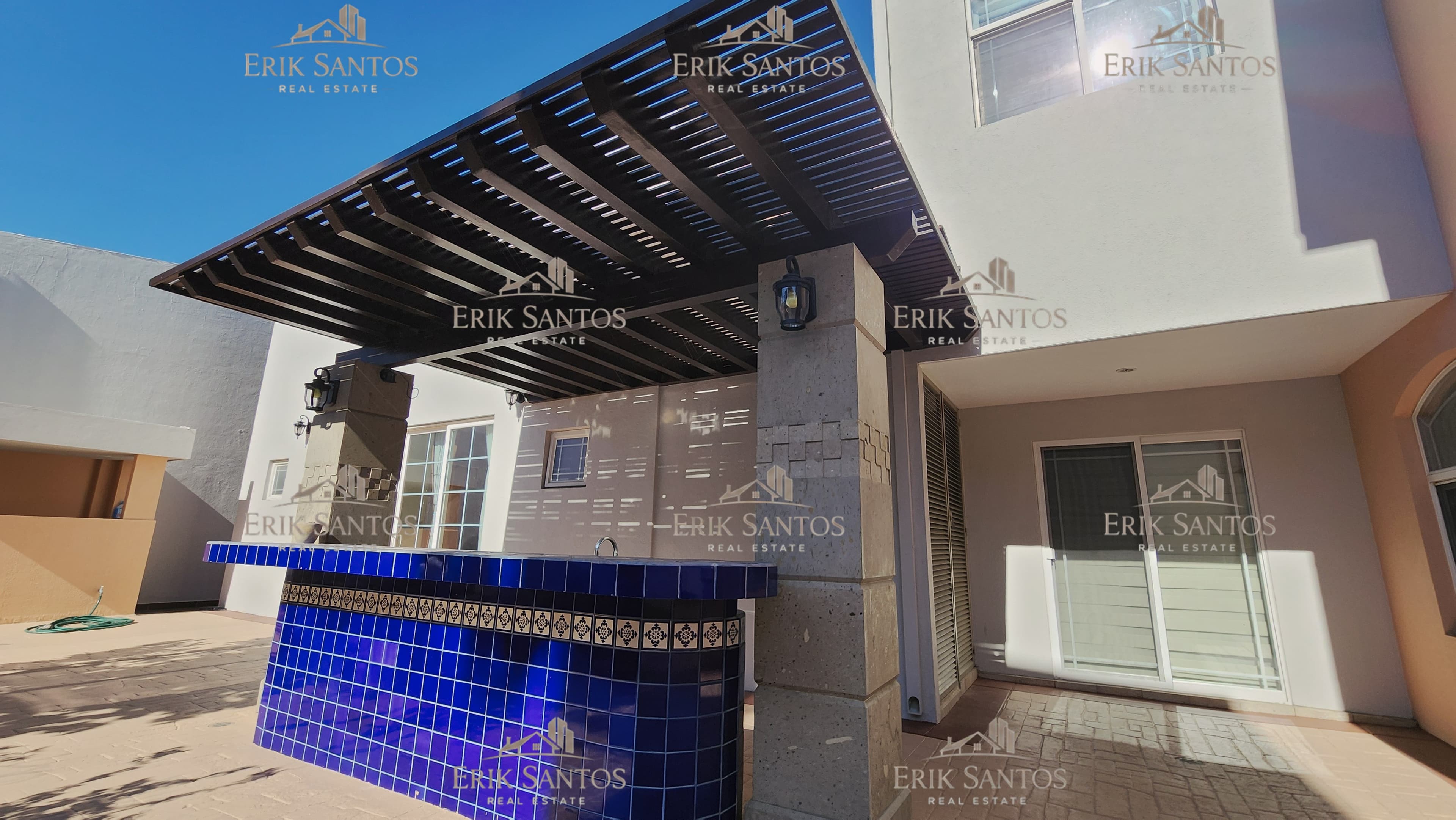 Extraordinaria "CASA EN VENTA" en el fracc. Las Palmas dentro de la ZONA DORADA de Tijuana