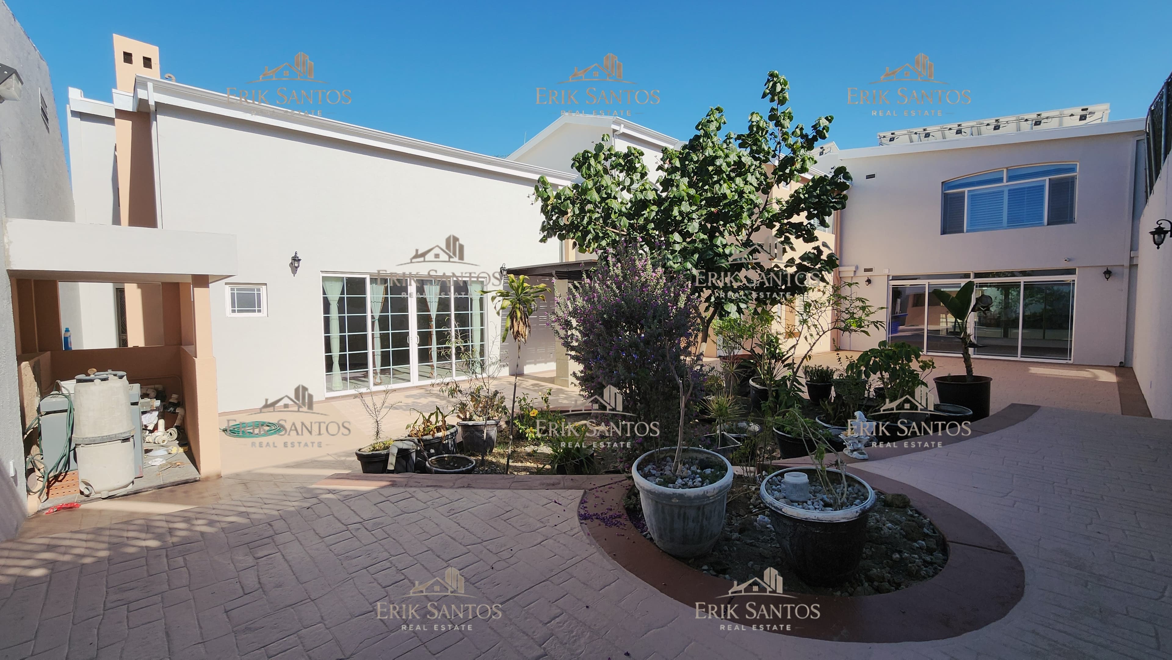 Extraordinaria "CASA EN VENTA" en el fracc. Las Palmas dentro de la ZONA DORADA de Tijuana