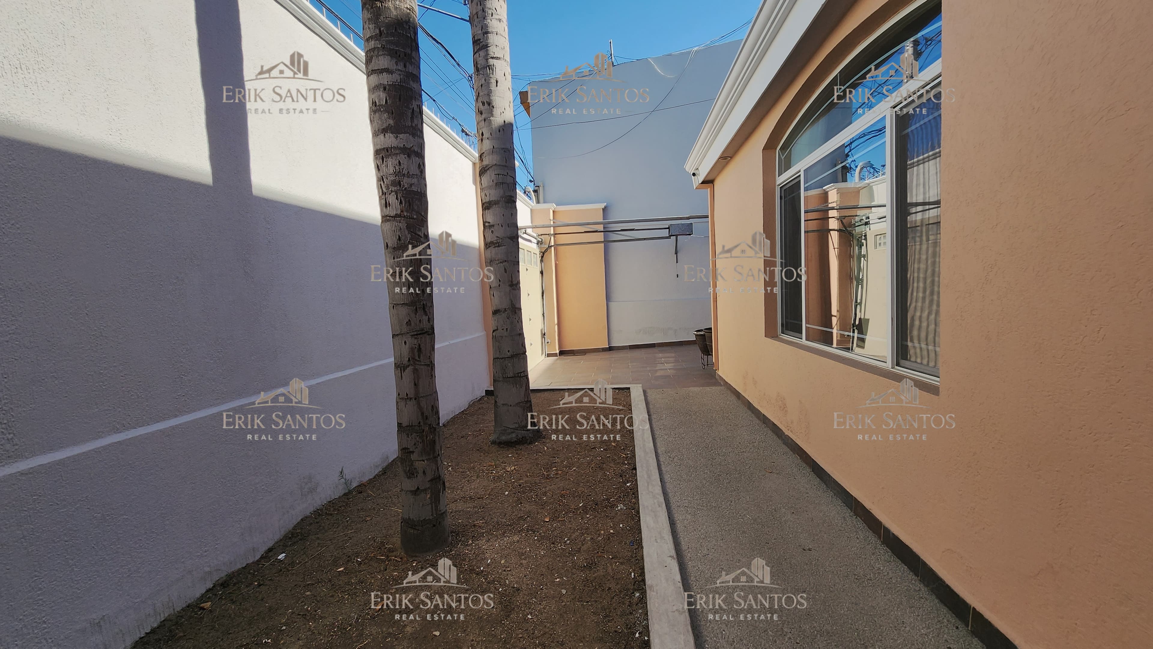 Extraordinaria "CASA EN VENTA" en el fracc. Las Palmas dentro de la ZONA DORADA de Tijuana