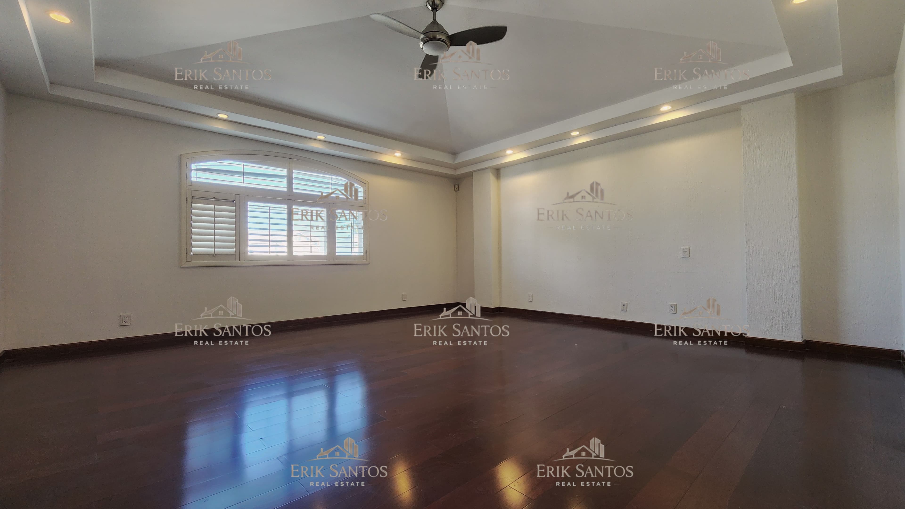 Extraordinaria "CASA EN VENTA" en el fracc. Las Palmas dentro de la ZONA DORADA de Tijuana