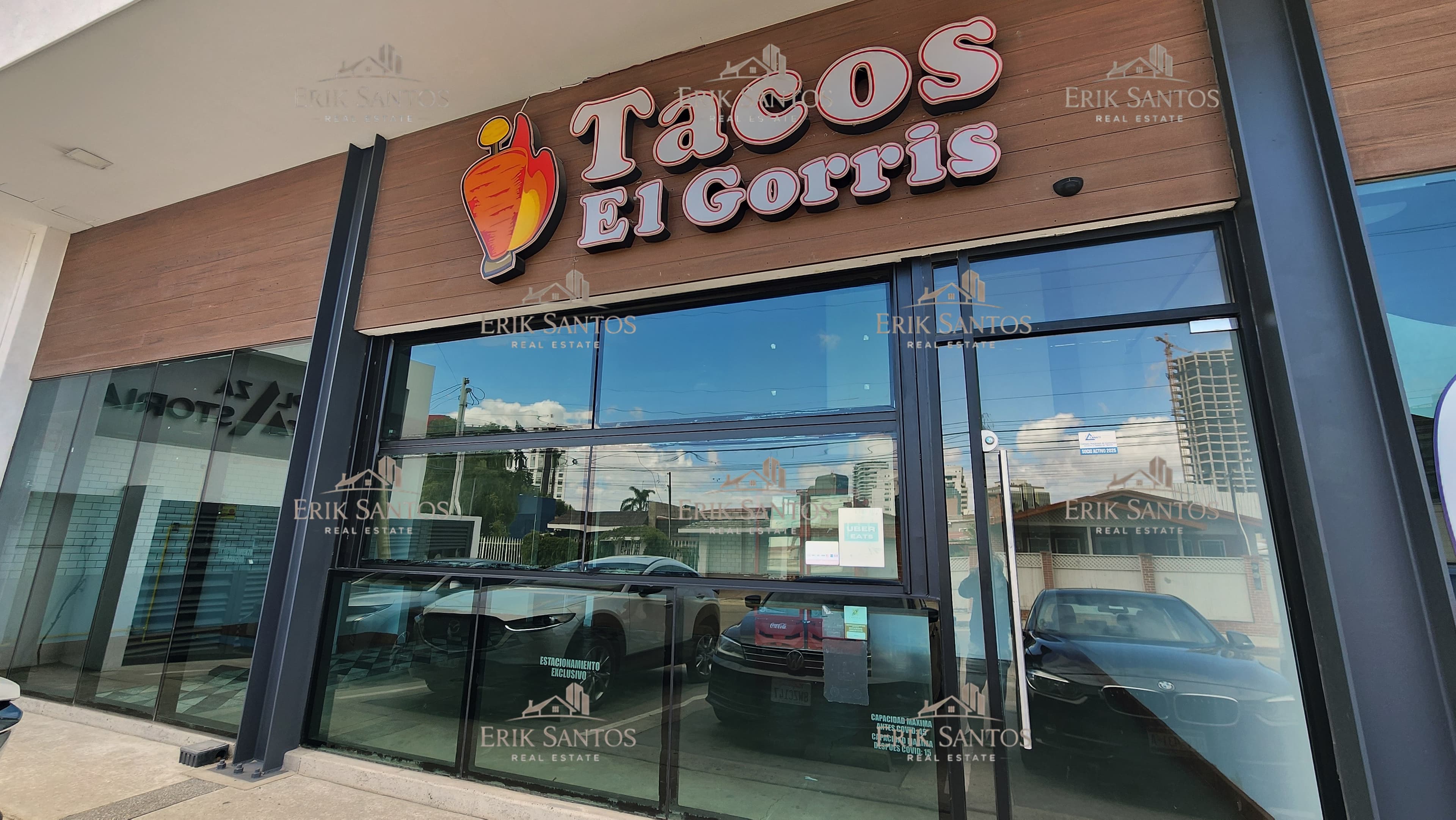 Local comercial "EN RENTA" en Quinta Astoria 55M2, Zona Dorada