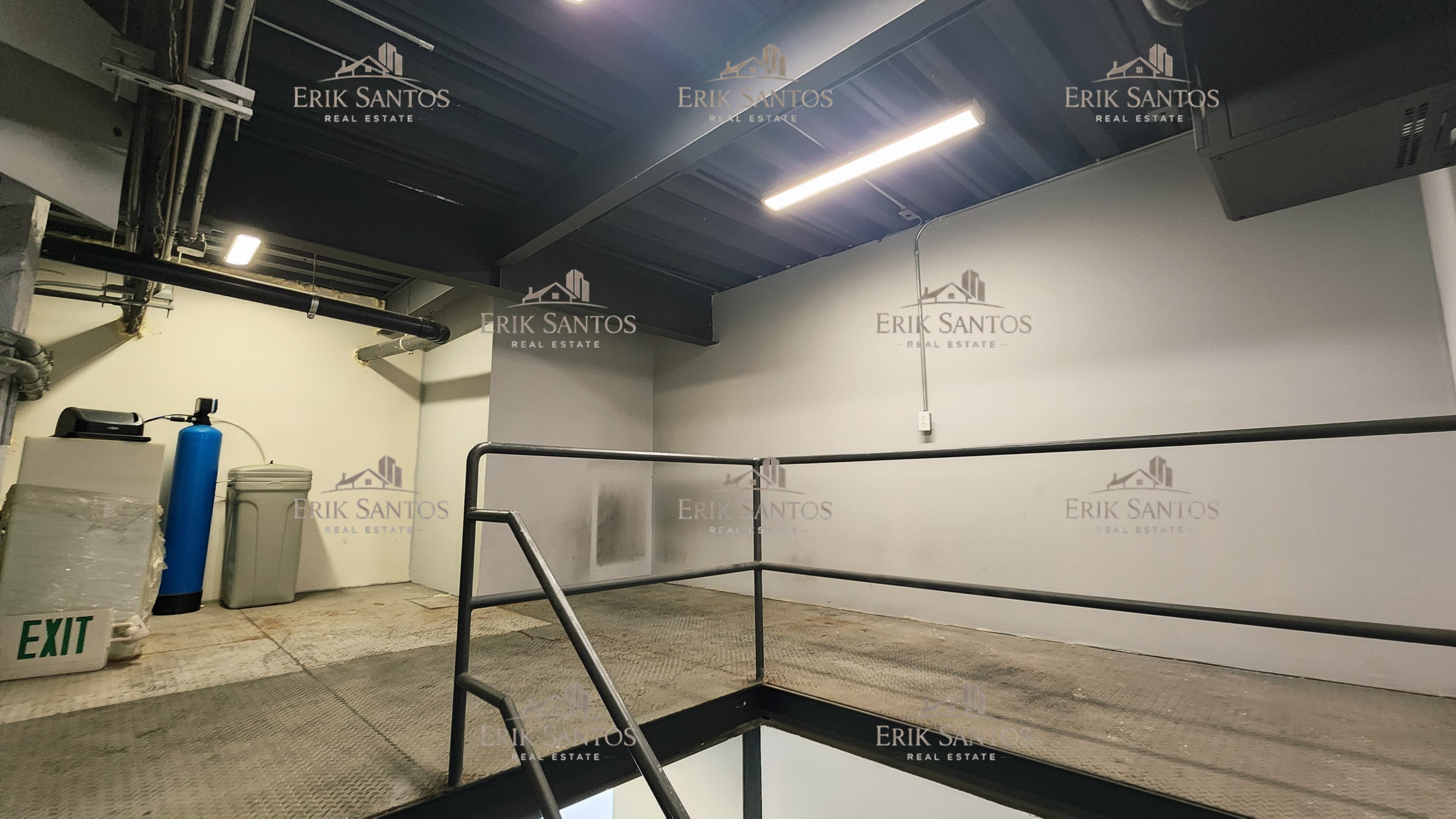 Local comercial "EN RENTA" en Quinta Astoria 55M2, Zona Dorada