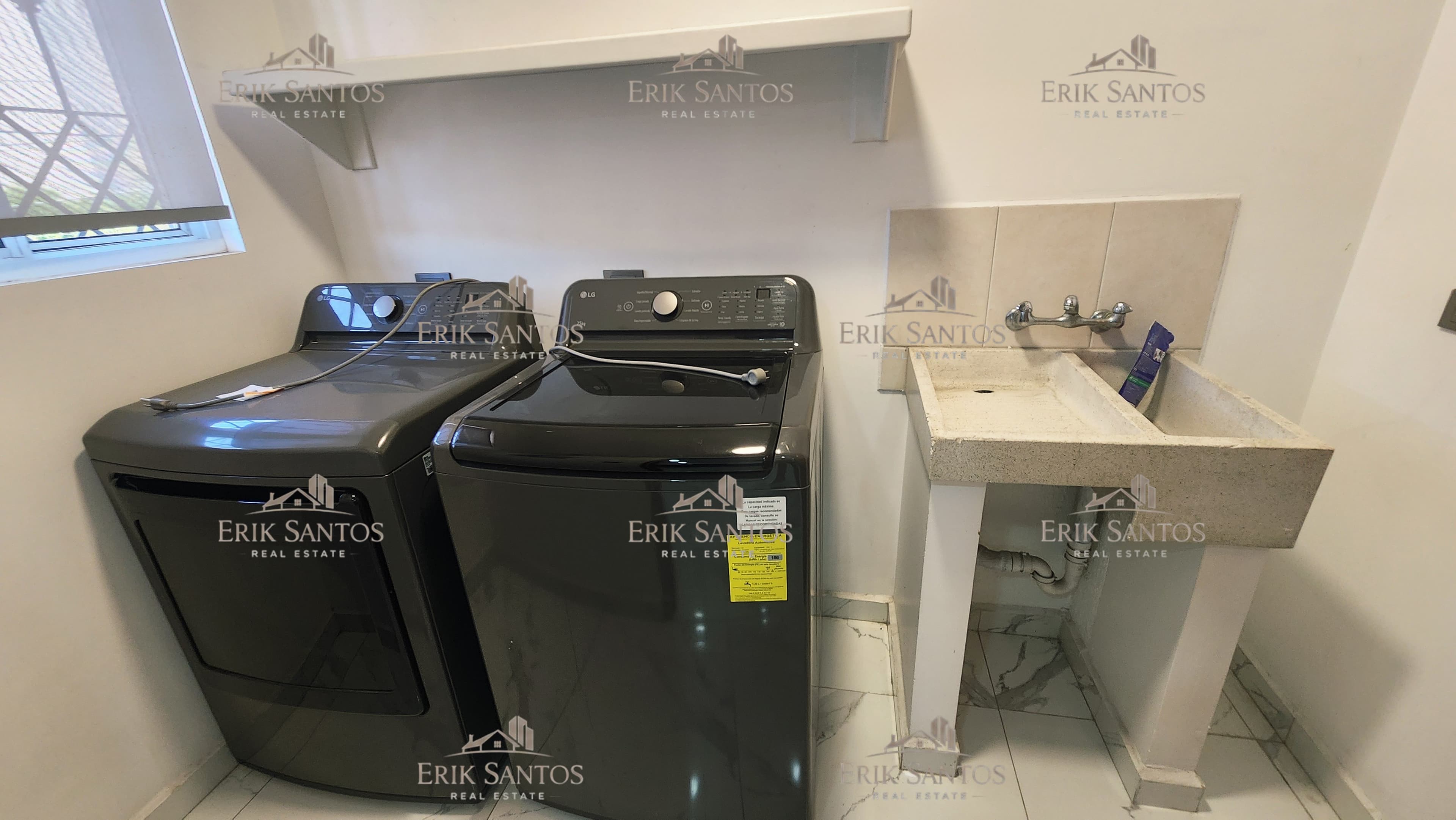 Departamento en "RENTA TOTALMENTE AMUEBLADO" en col. Calete Zona Dorada
