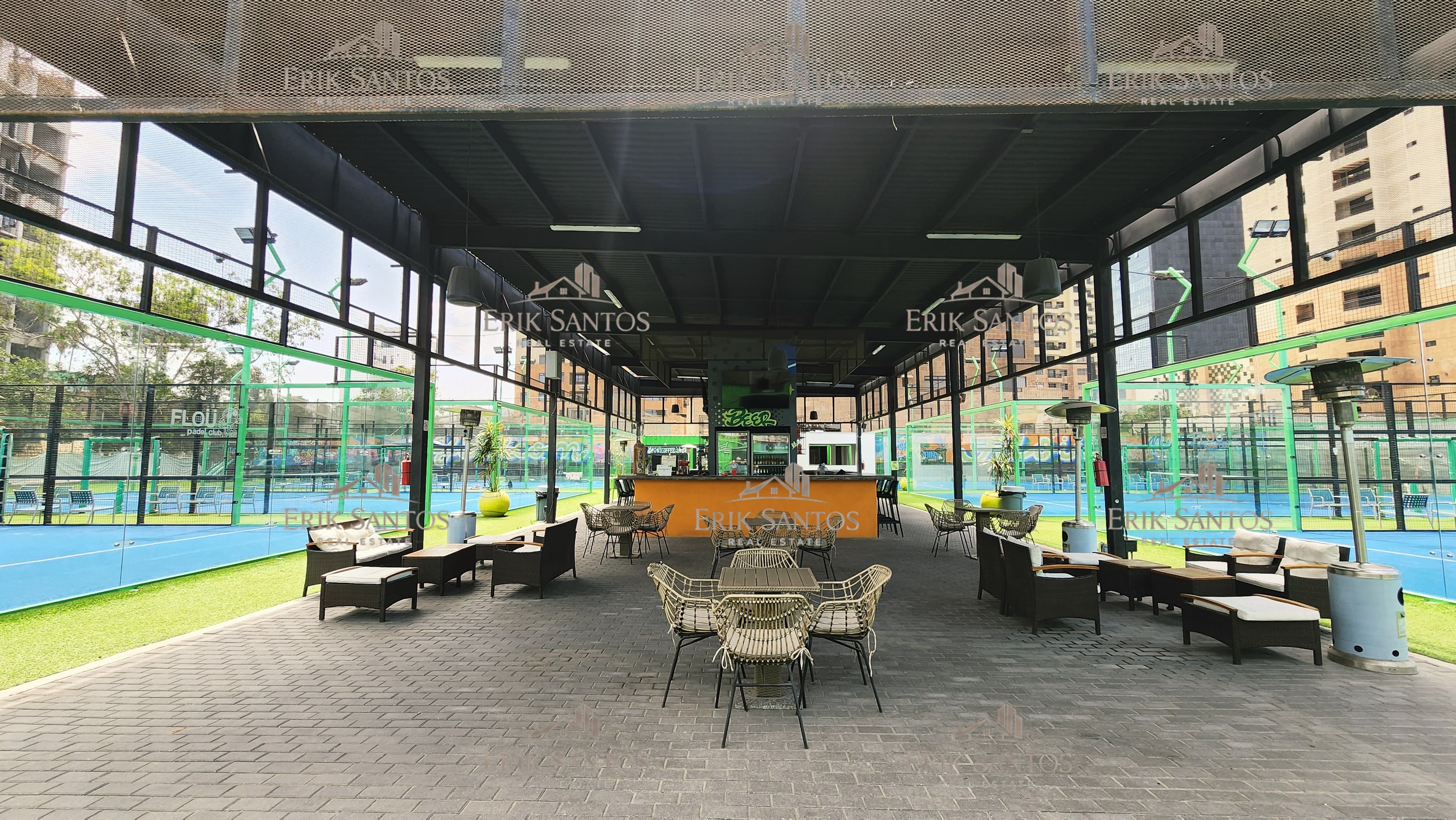 DE OPORTUNIDAD para inversión Club de Pádel "EN TRASPASO" a un lado de New City