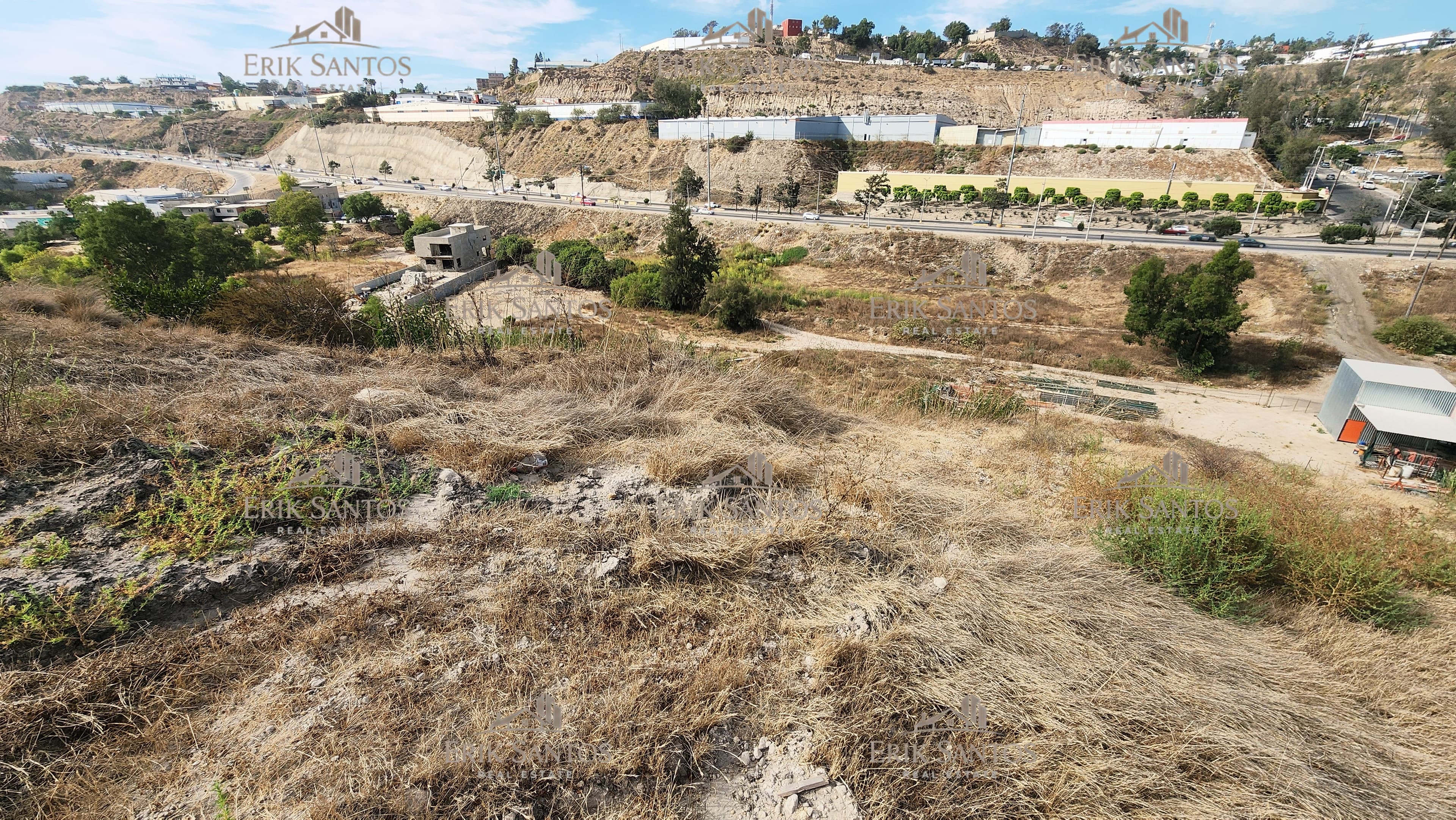 DE OPORTUNIDAD Terreno "EN VENTA" de 250M2 en Valle Sur