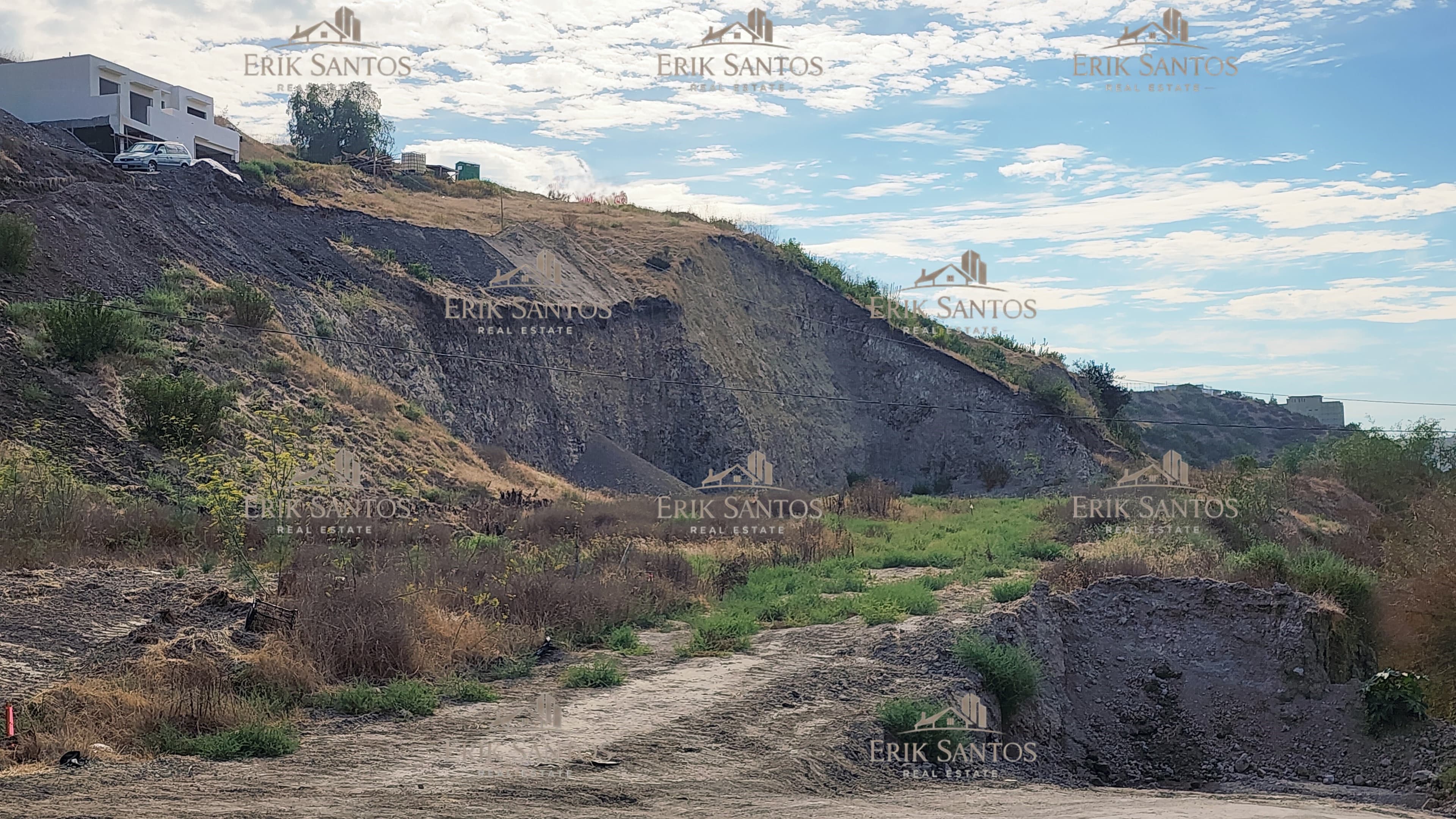 DE OPORTUNIDAD Terreno "EN VENTA" de 250M2 en Valle Sur