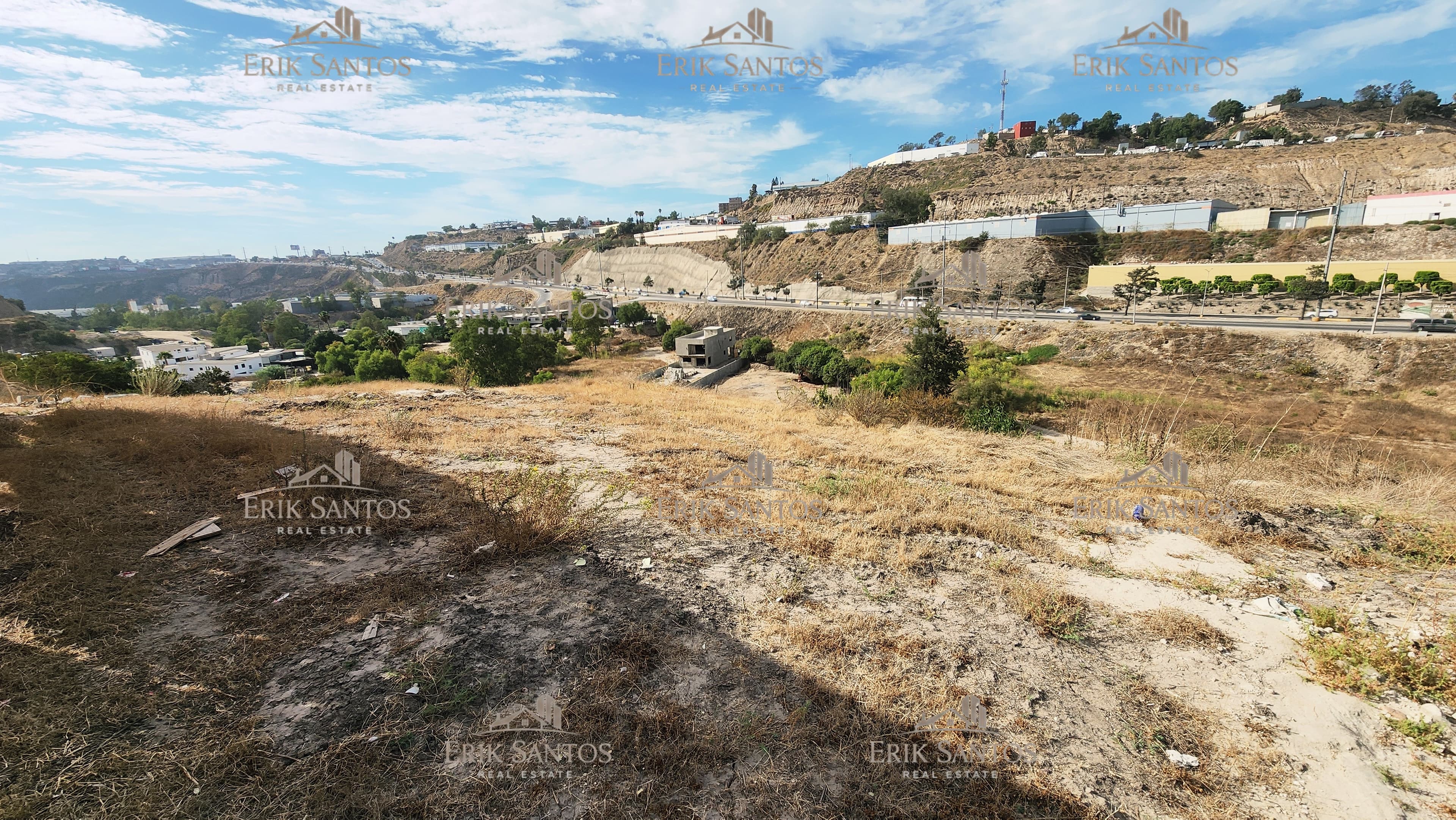 DE OPORTUNIDAD Terreno "EN VENTA" de 250M2 en Valle Sur