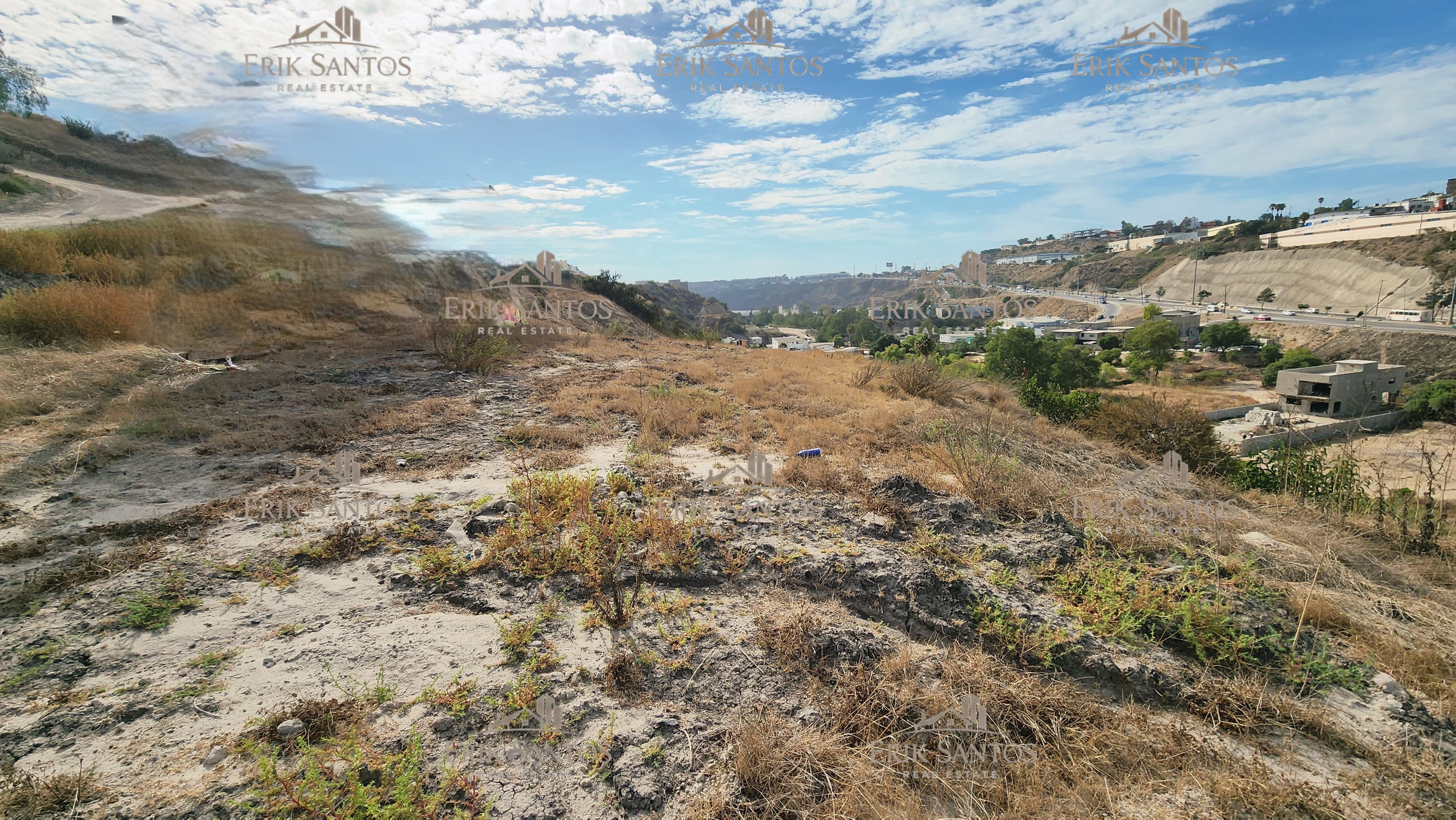 DE OPORTUNIDAD Terreno "EN VENTA" de 250M2 en Valle Sur