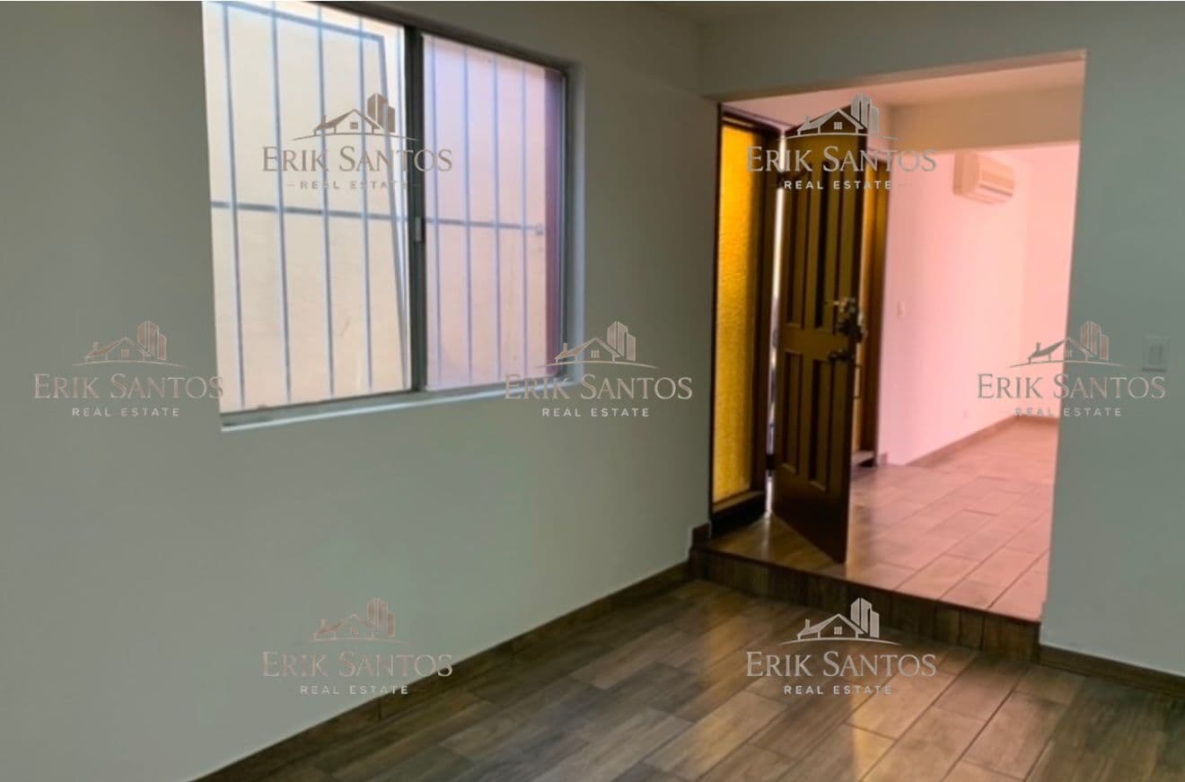Casa "EN RENTA" en Las Palmas Zona Dorada