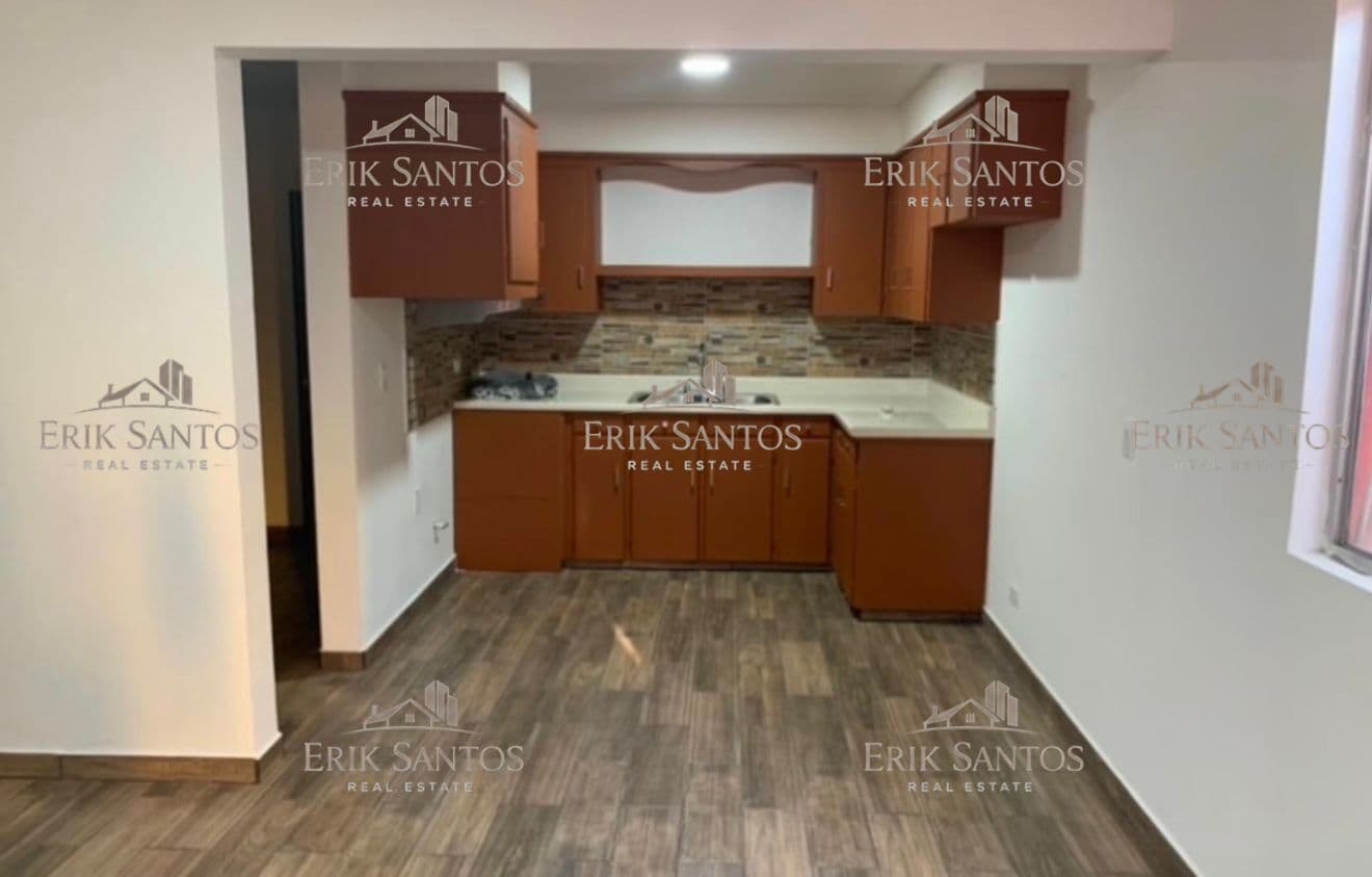 Casa "EN RENTA" en Las Palmas Zona Dorada