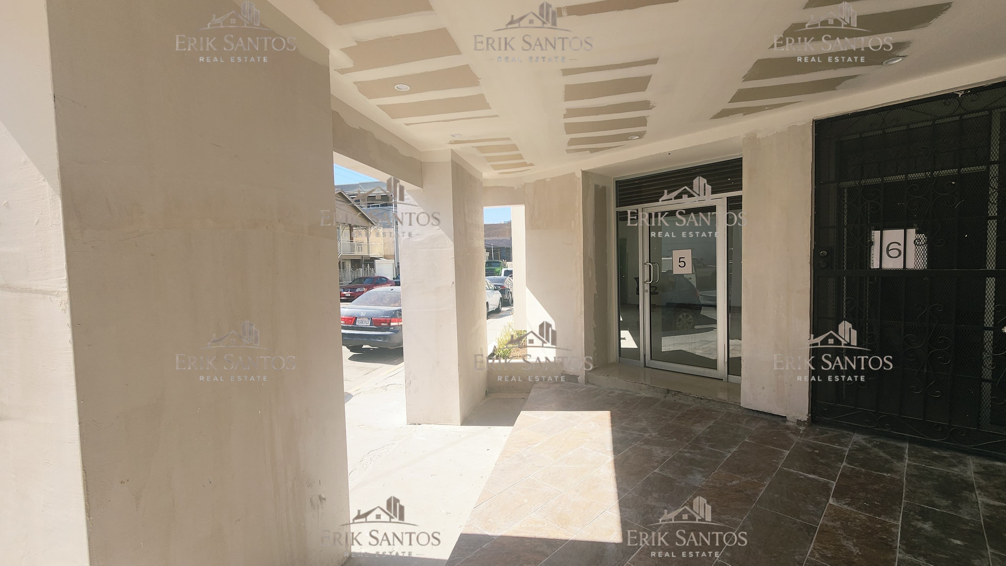 Local Comercial de 45M2 en "RENTA" en ZONA DORADA