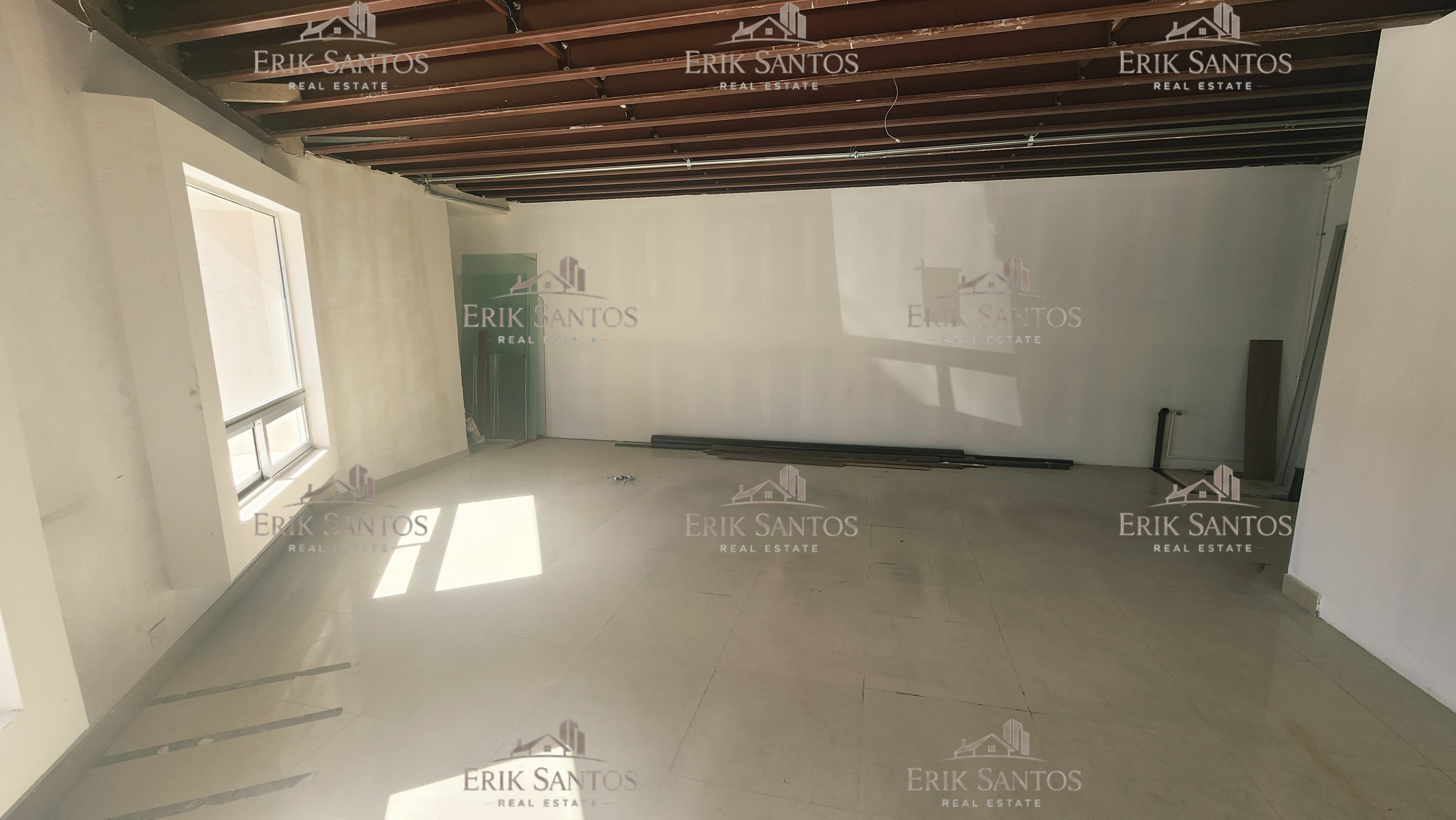 Local Comercial de 45M2 en "RENTA" en ZONA DORADA