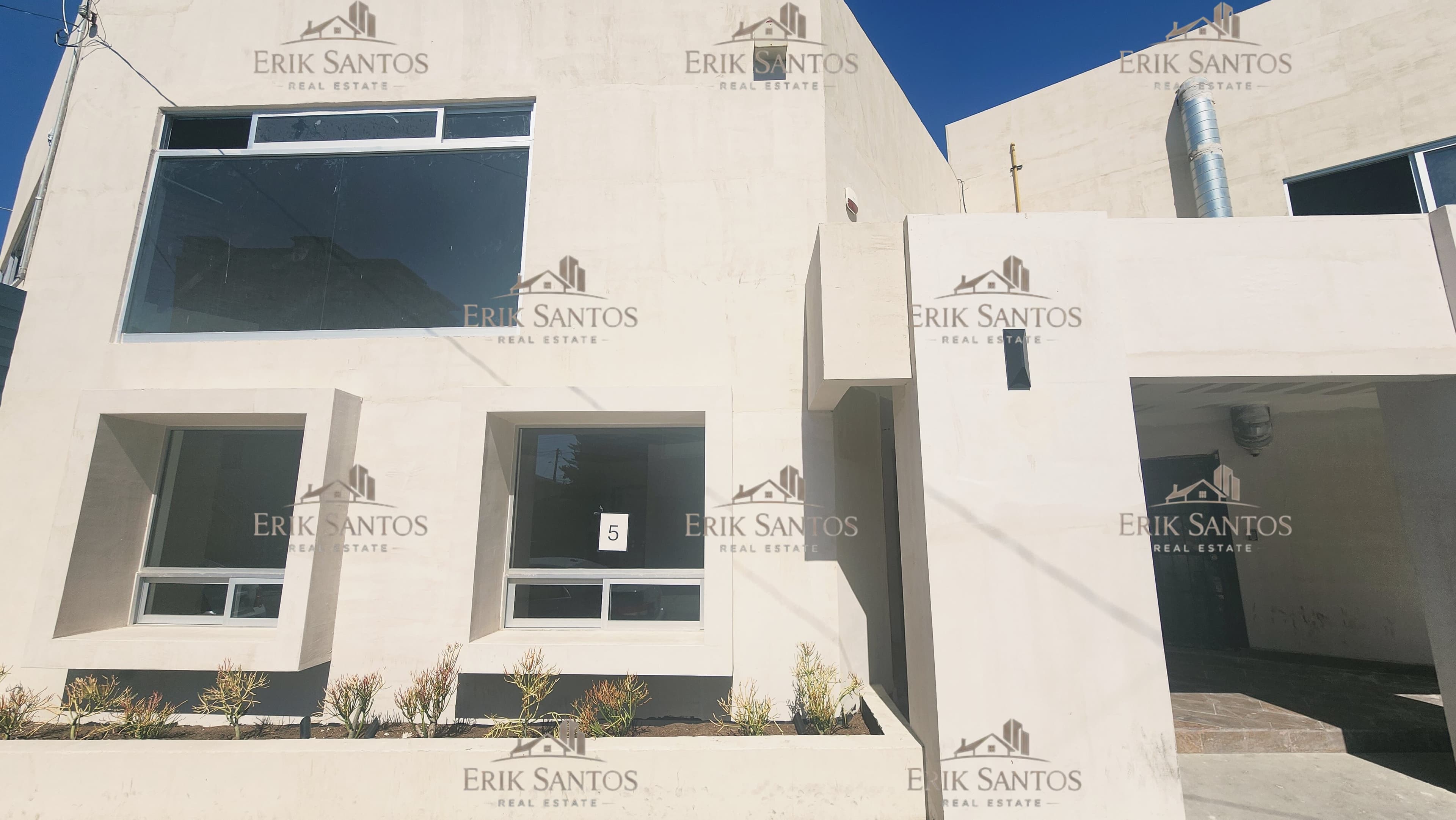 Local Comercial de 45M2 en "RENTA" en ZONA DORADA