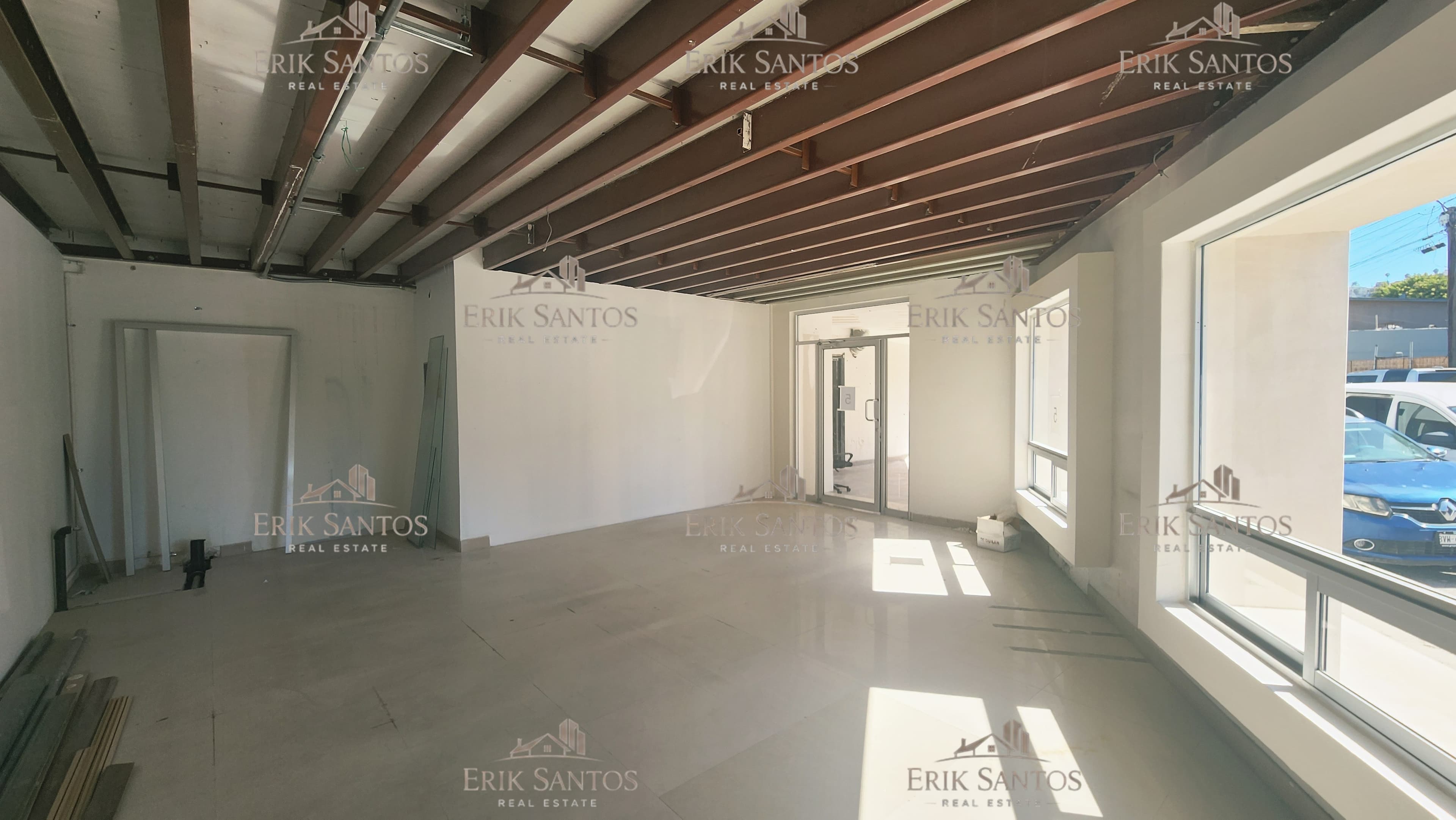 Local Comercial de 45M2 en "RENTA" en ZONA DORADA
