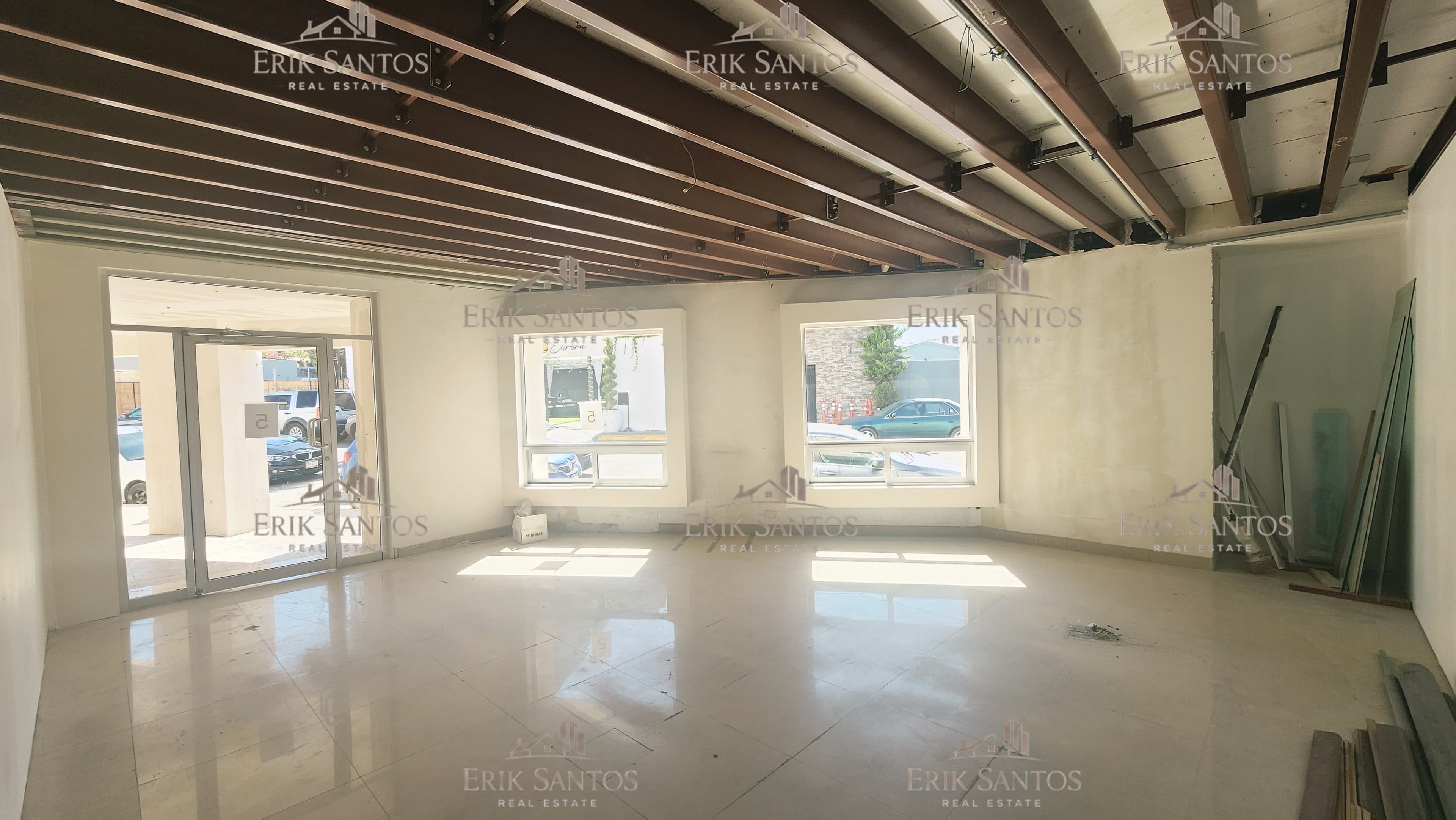 Local Comercial de 45M2 en "RENTA" en ZONA DORADA