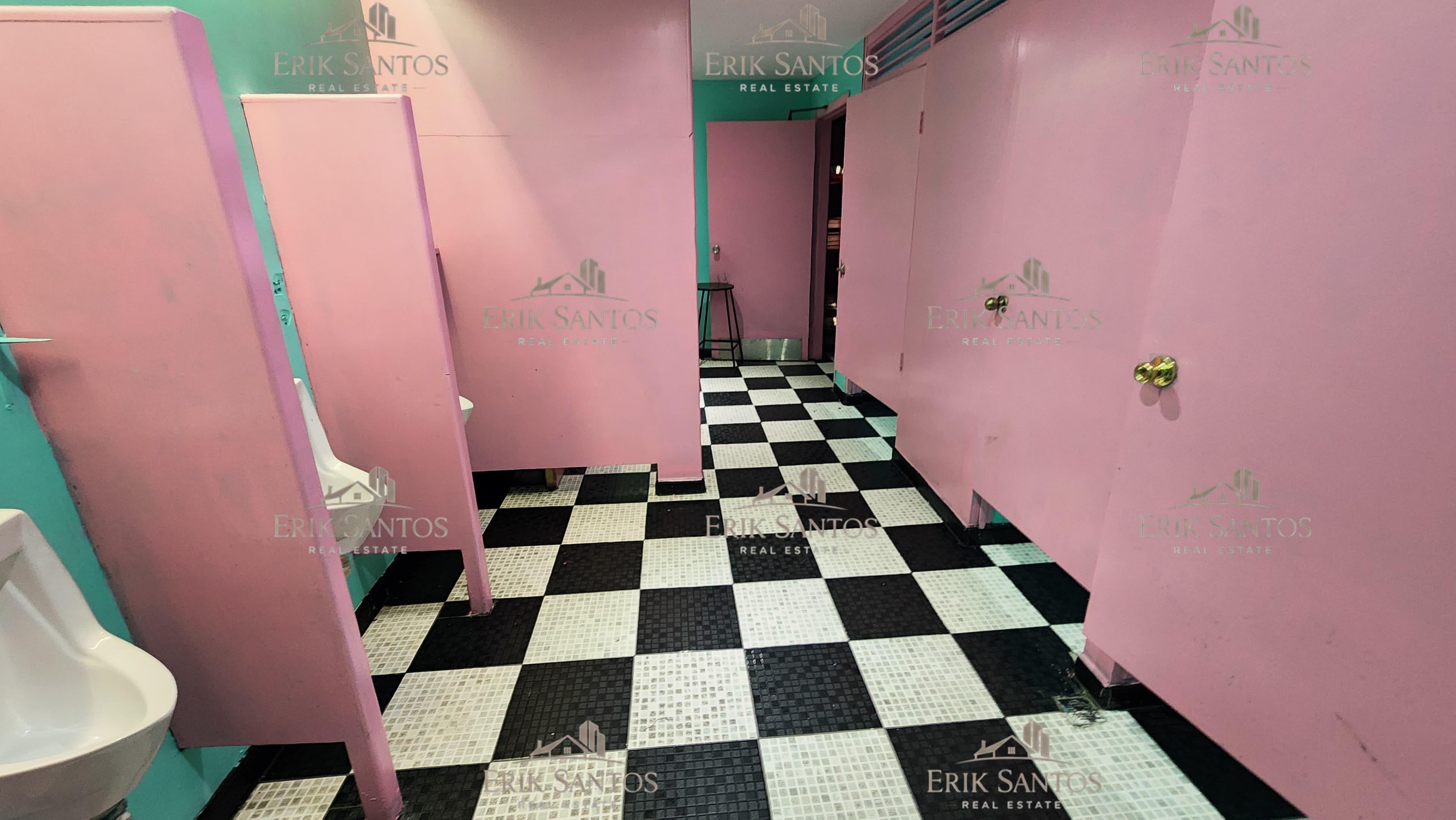 Local y/o Bodega Comercial "EN RENTA" de 980M2 Zona Centro en el majestuoso Jai-Alai