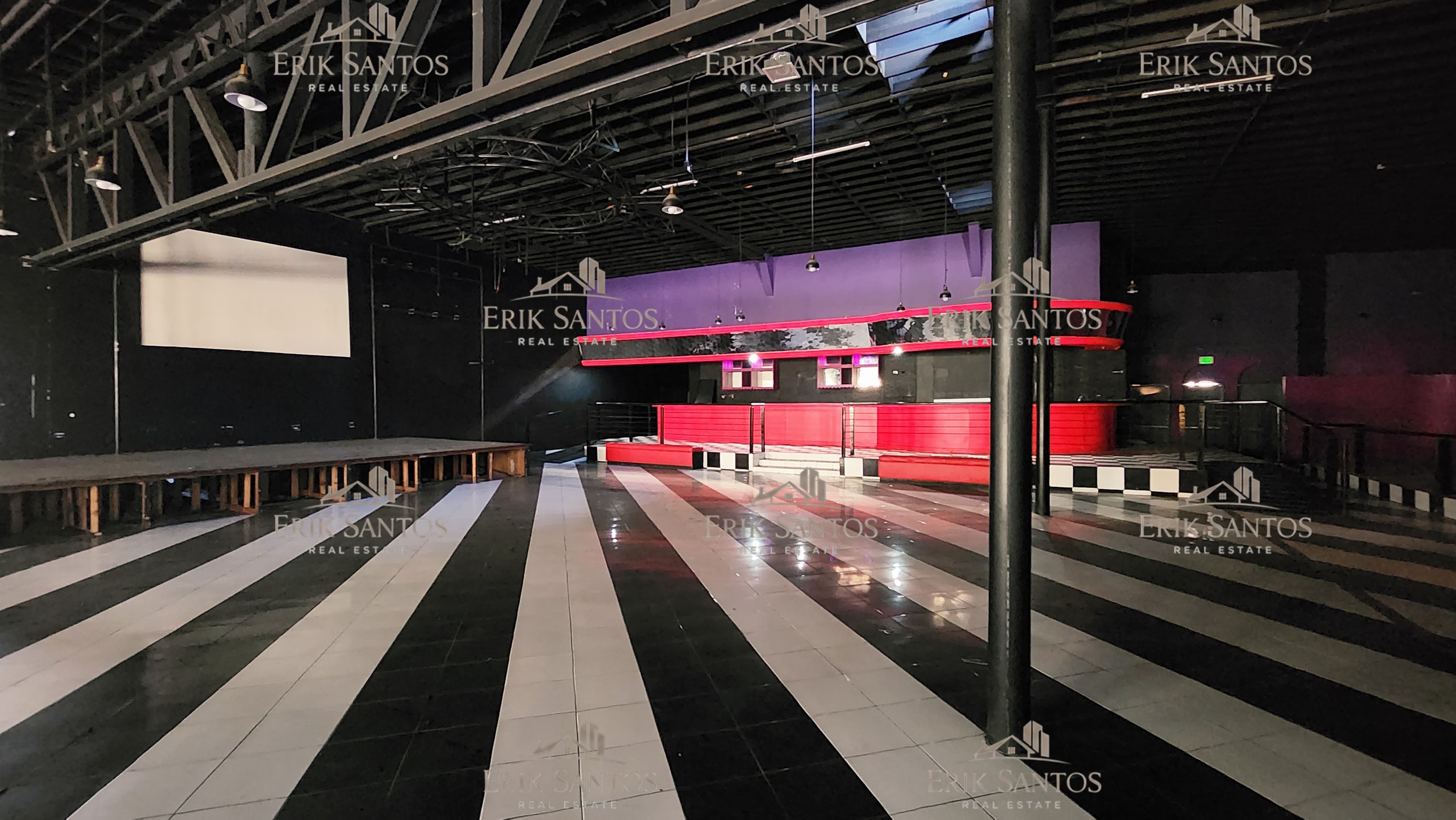 Local y/o Bodega Comercial "EN RENTA" de 980M2 Zona Centro en el majestuoso Jai-Alai