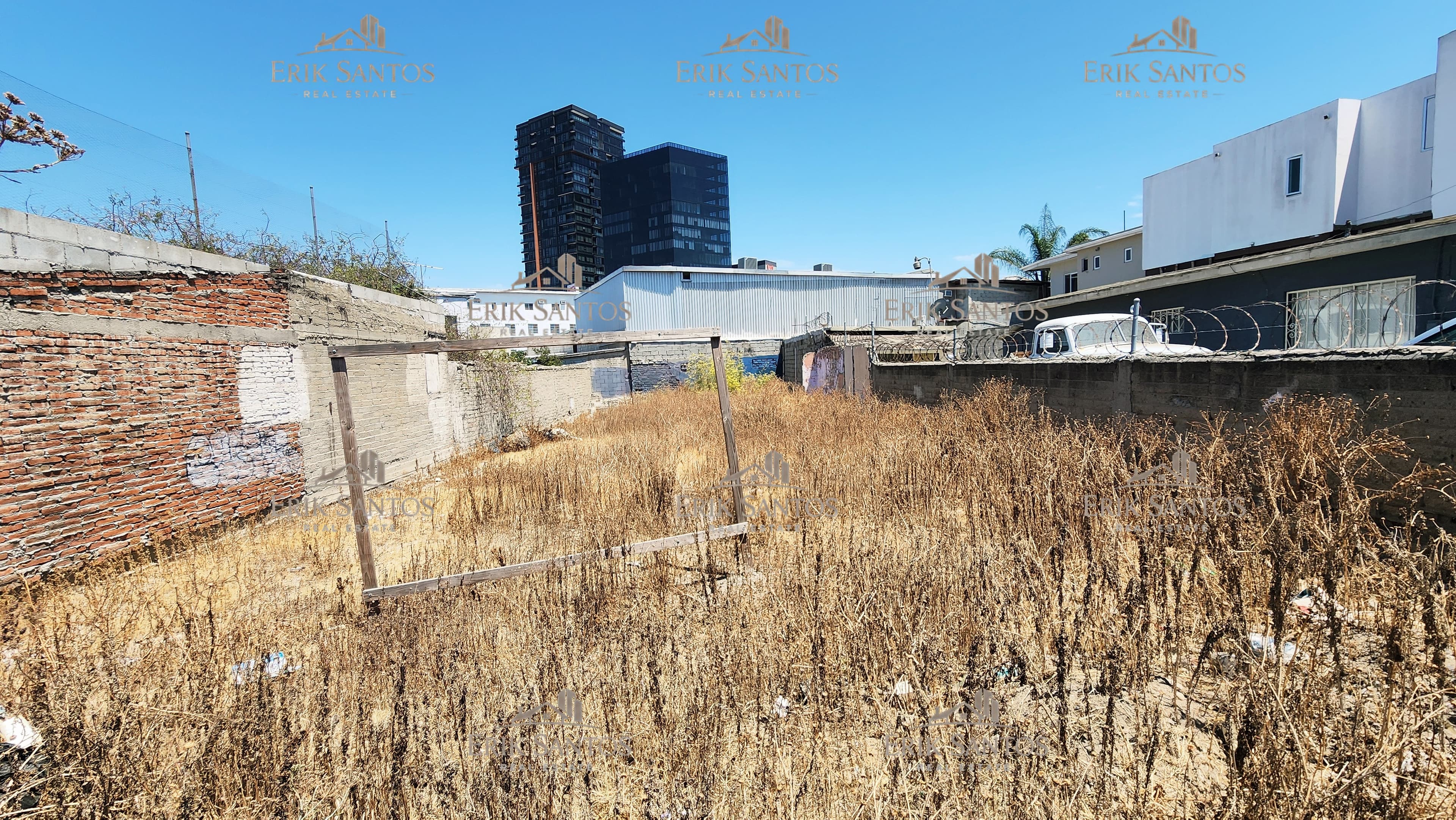 Terreno comercial "EN RENTA" de 328.93M2 en Zona Centro/Zona Rio