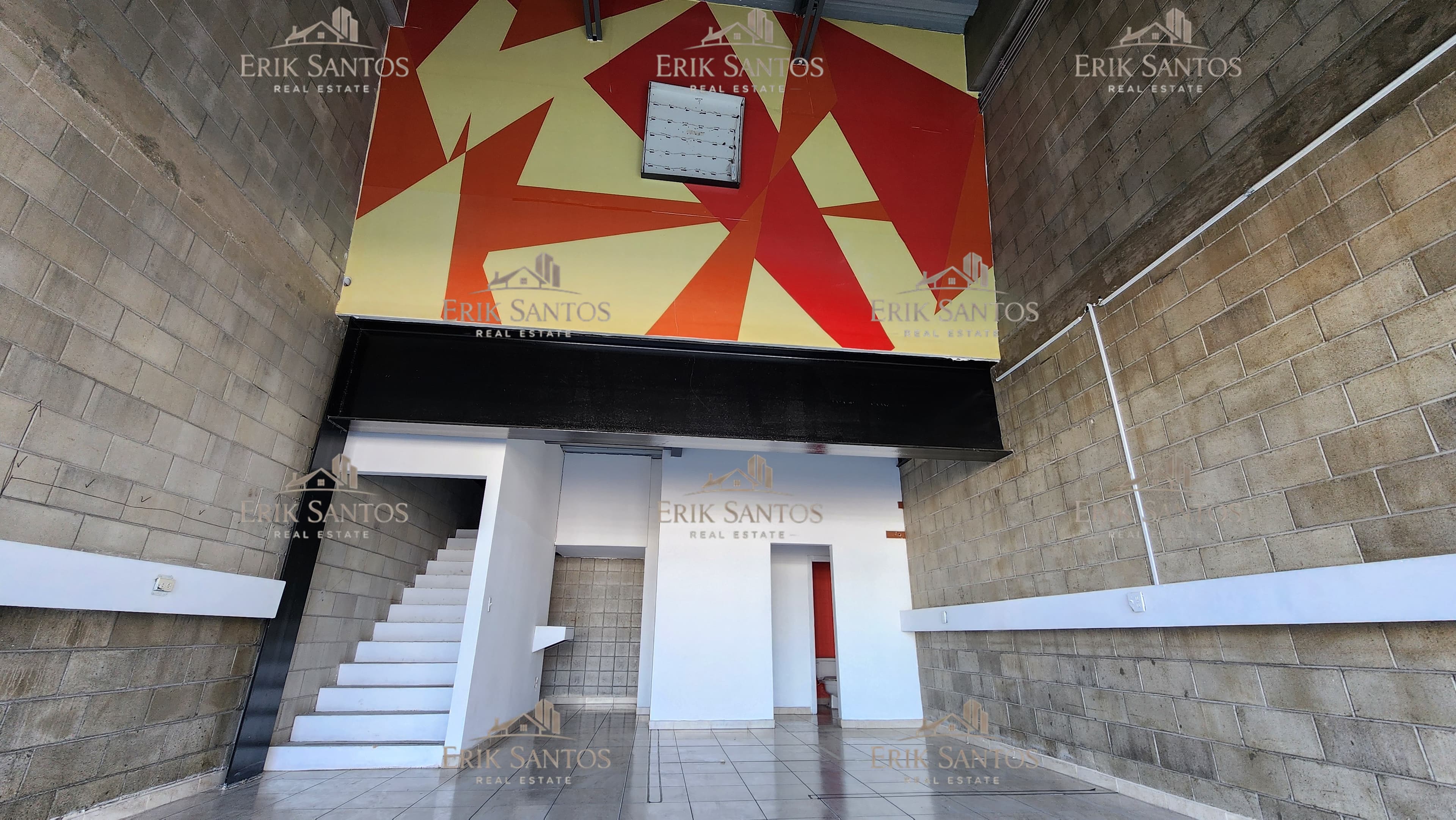 Plaza Aeropuerto SOLO QUEDAN 6 LOCALES disponibles