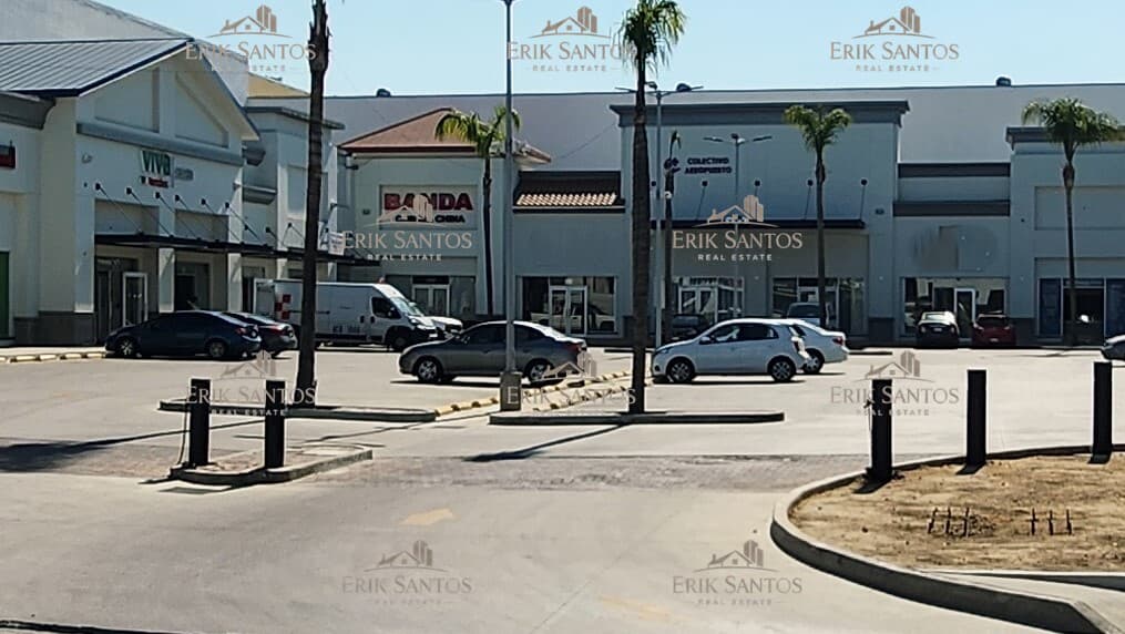 Plaza Aeropuerto SOLO QUEDAN 6 LOCALES disponibles