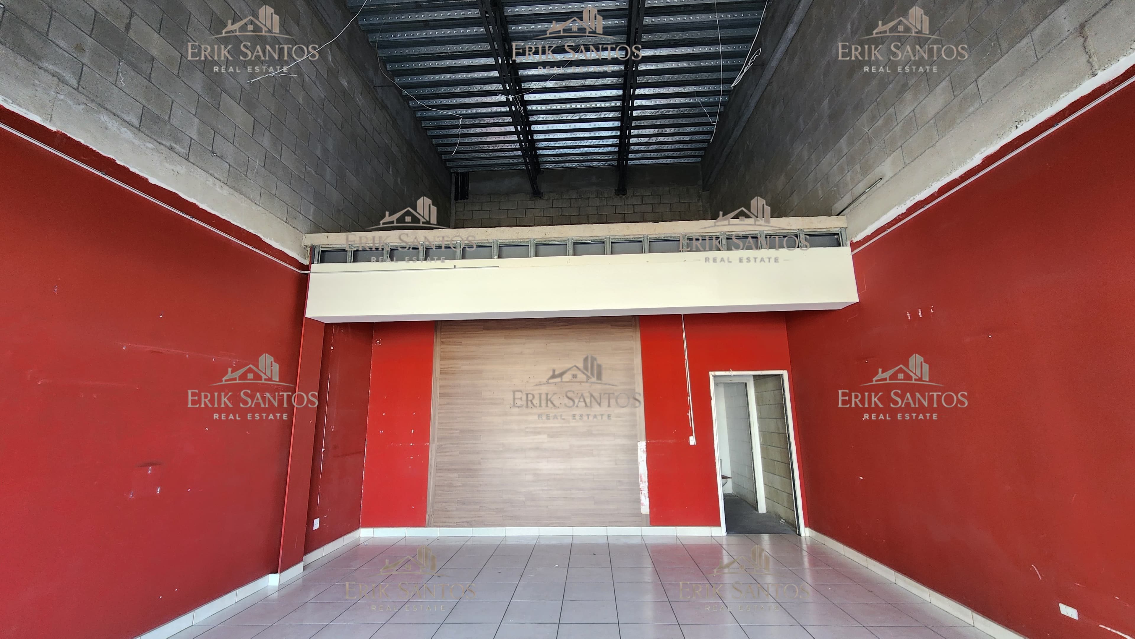 Plaza Aeropuerto SOLO QUEDAN 6 LOCALES disponibles