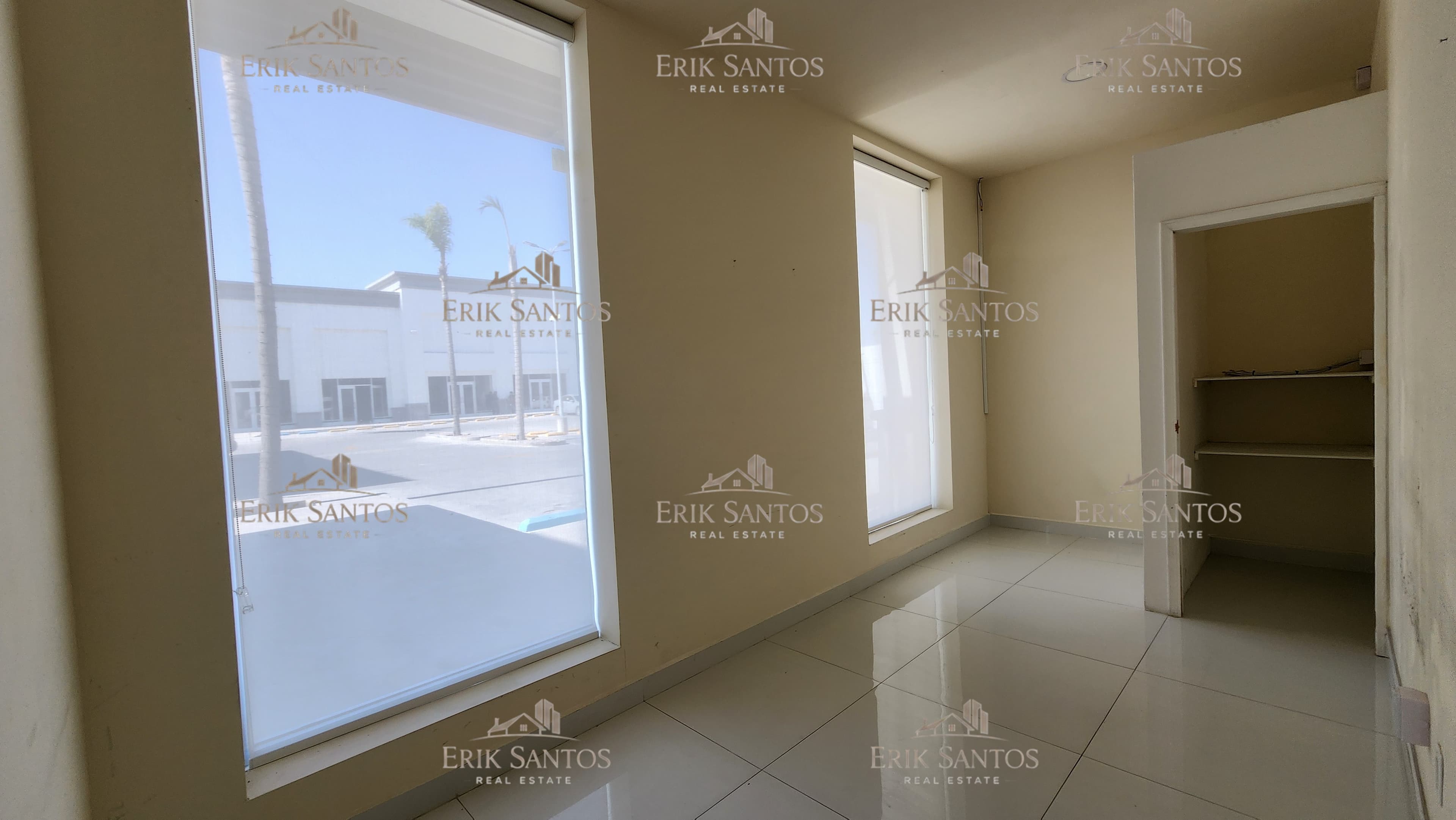 Plaza Aeropuerto SOLO QUEDAN 6 LOCALES disponibles
