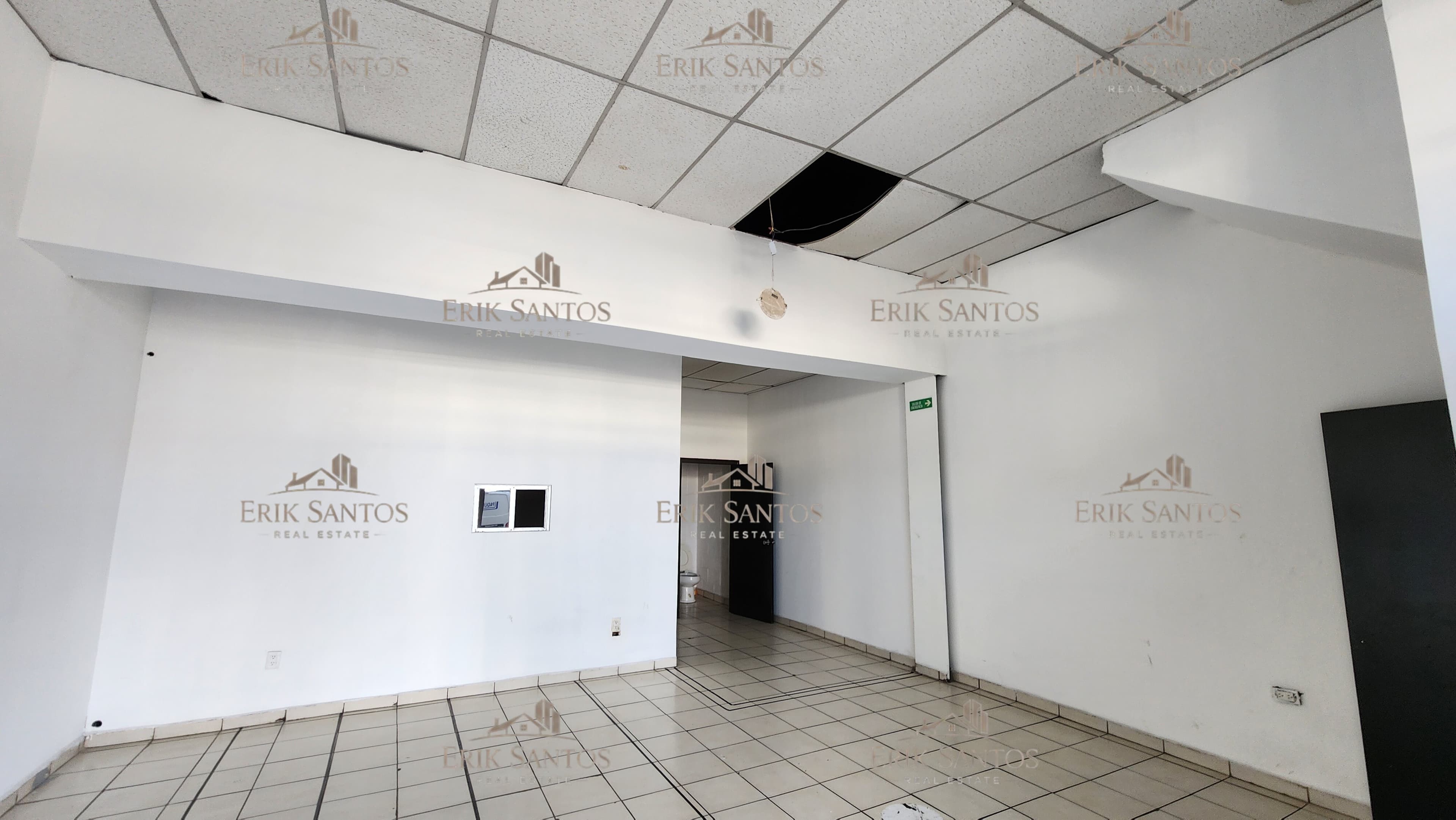 Plaza Aeropuerto SOLO QUEDAN 6 LOCALES disponibles