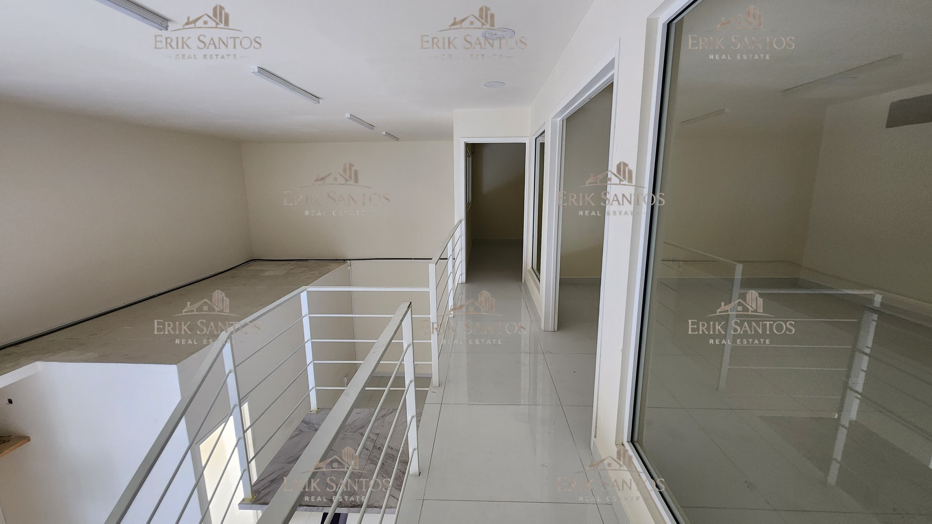 Plaza Aeropuerto SOLO QUEDAN 6 LOCALES disponibles
