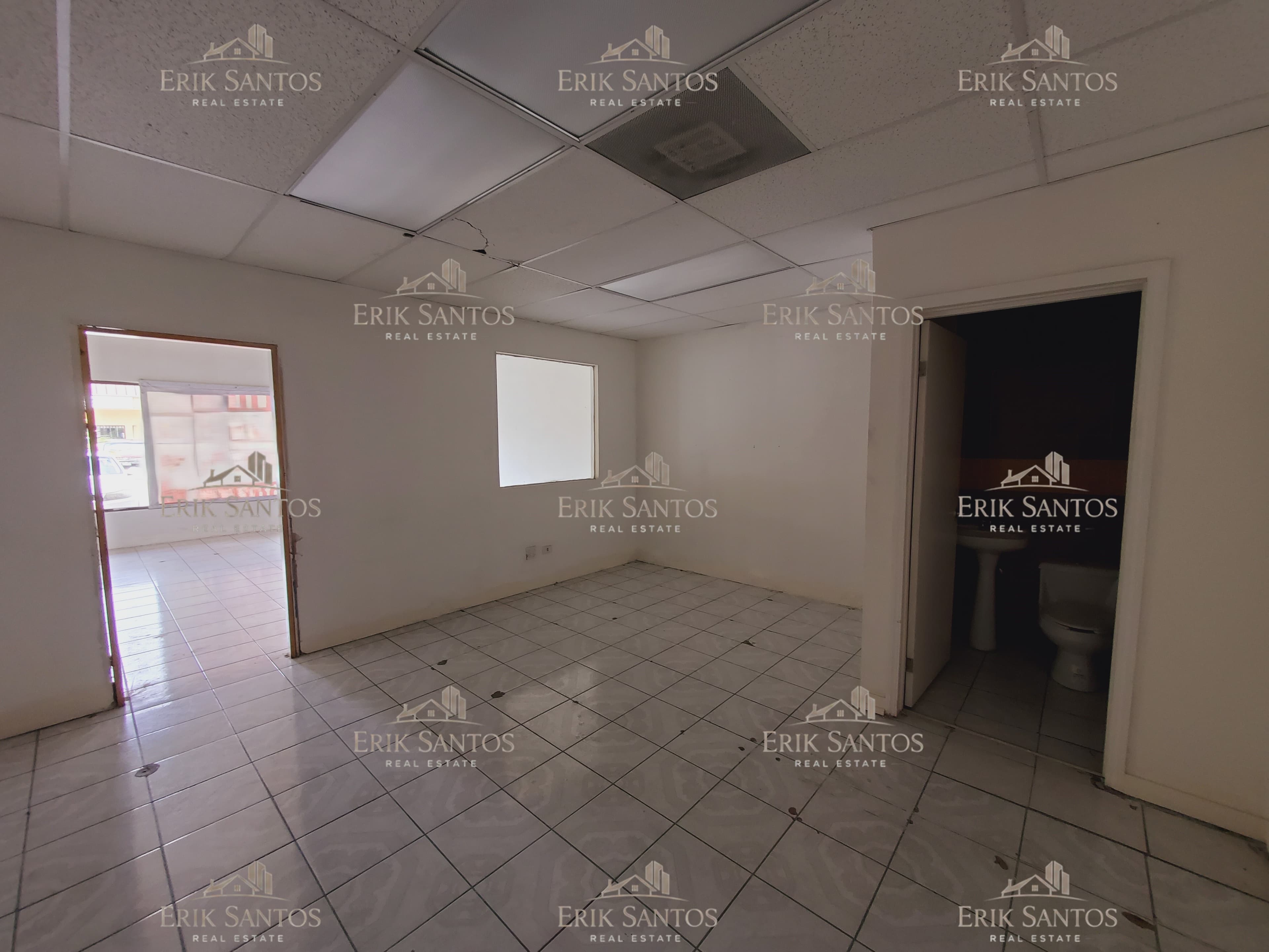C.C. Insurgentes "SOLO 6 LOCALES DISPONIBLES"