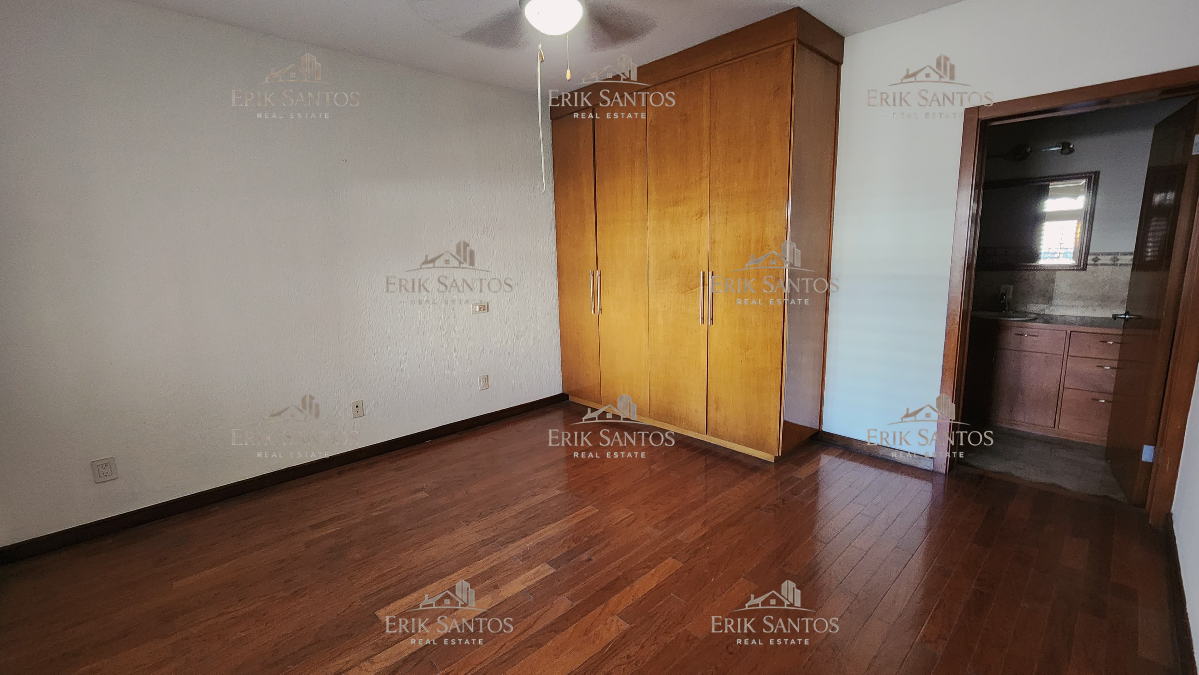 Hermosa casa en RENTA en fraccionamiento Las Palmas